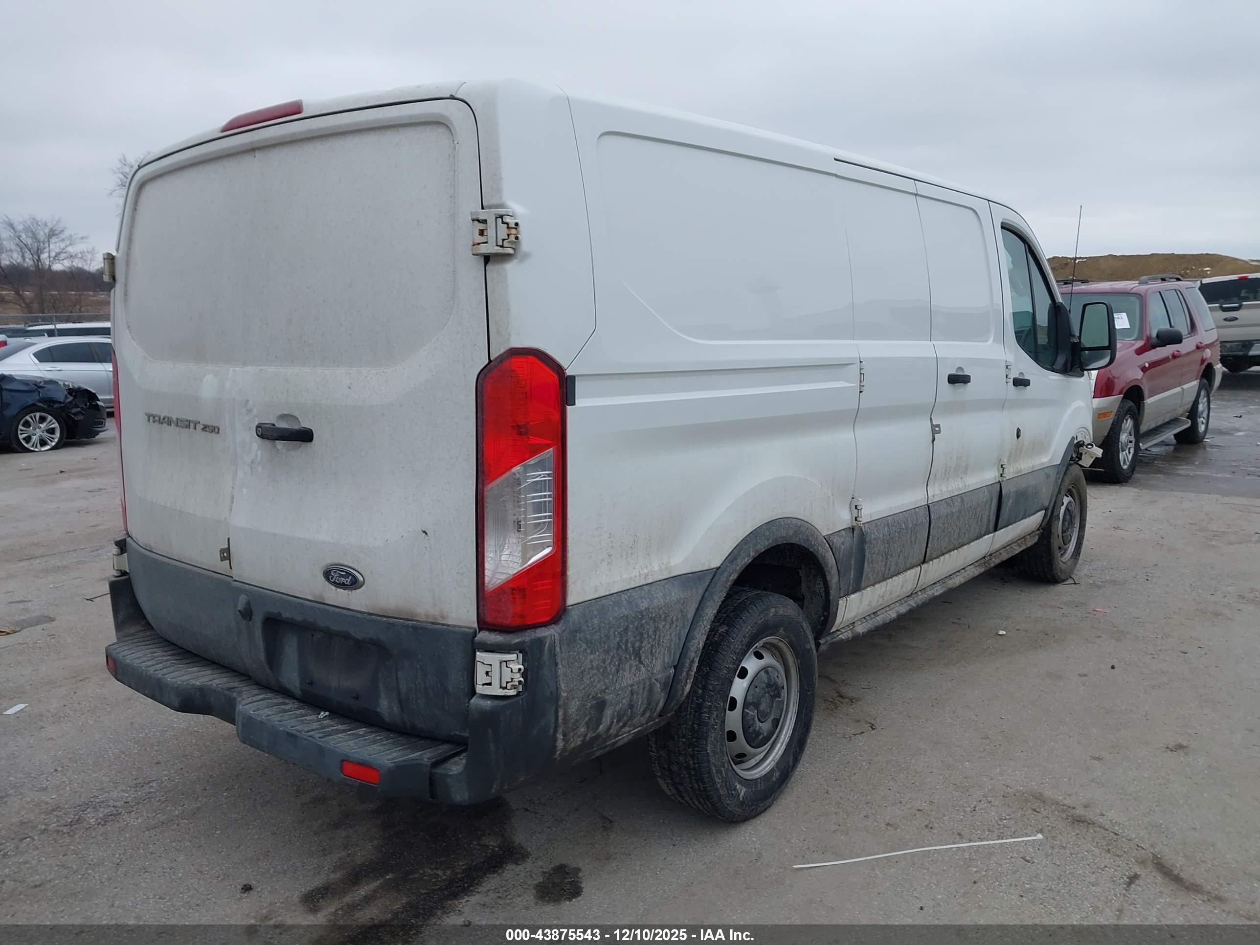 FORD TRANSIT image 4