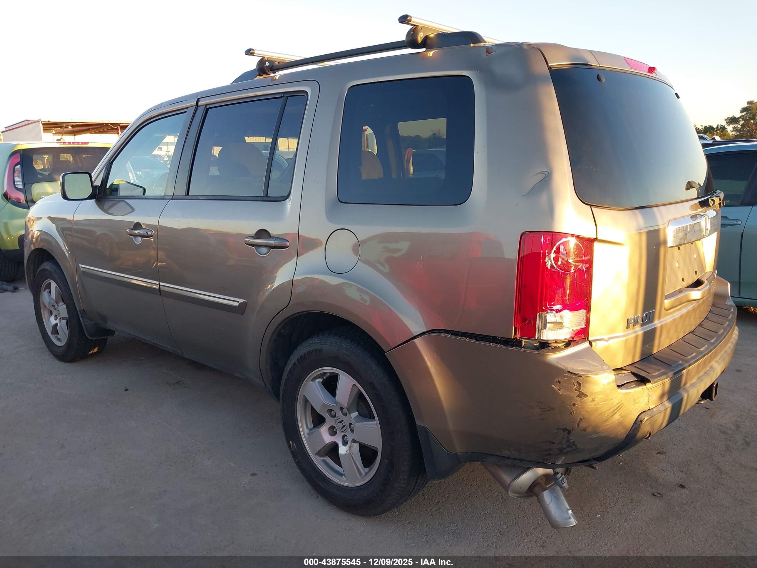 HONDA PILOT image 3