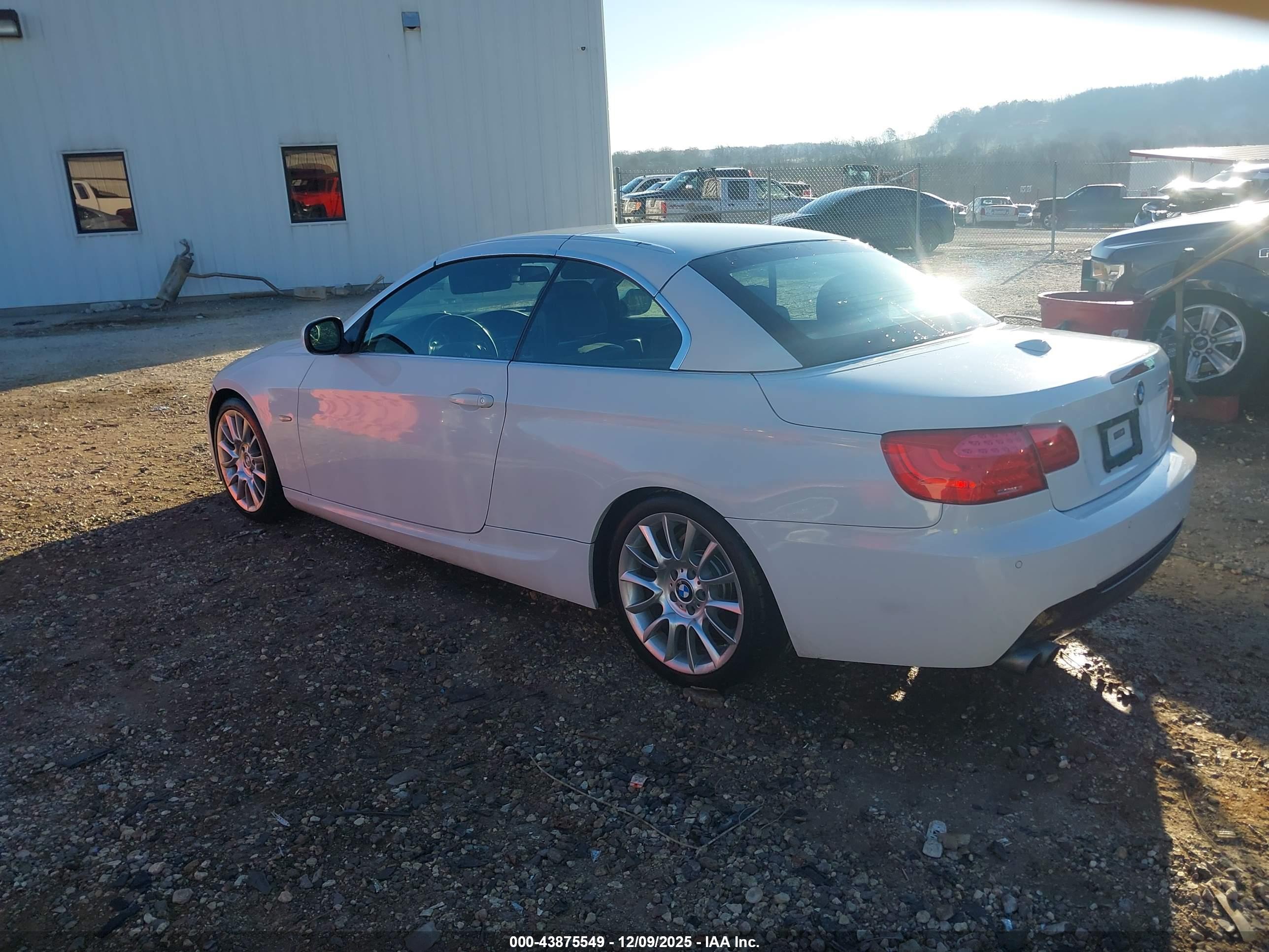 BMW 328I image 3