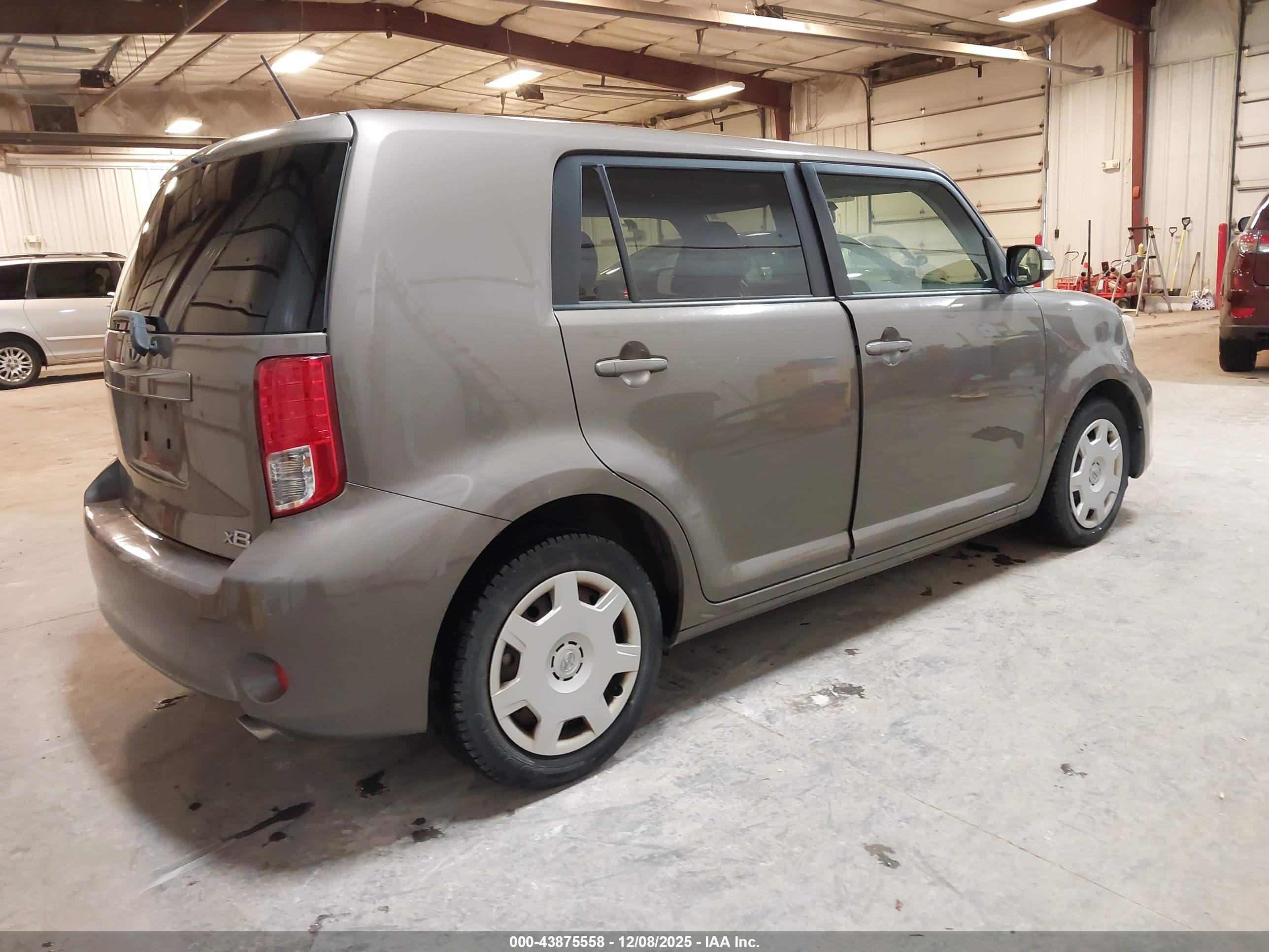SCION XB image 4