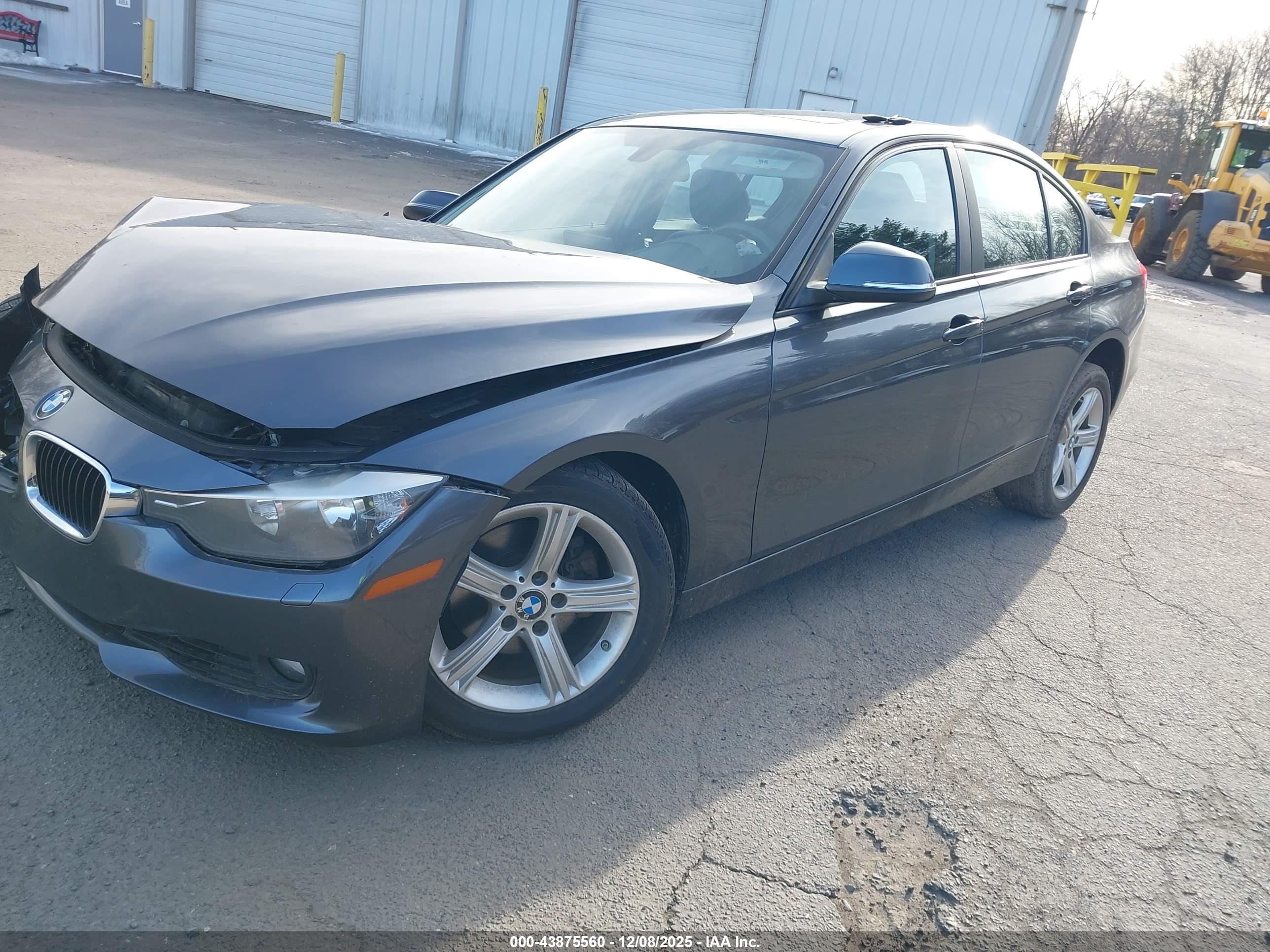 BMW 328I image 2
