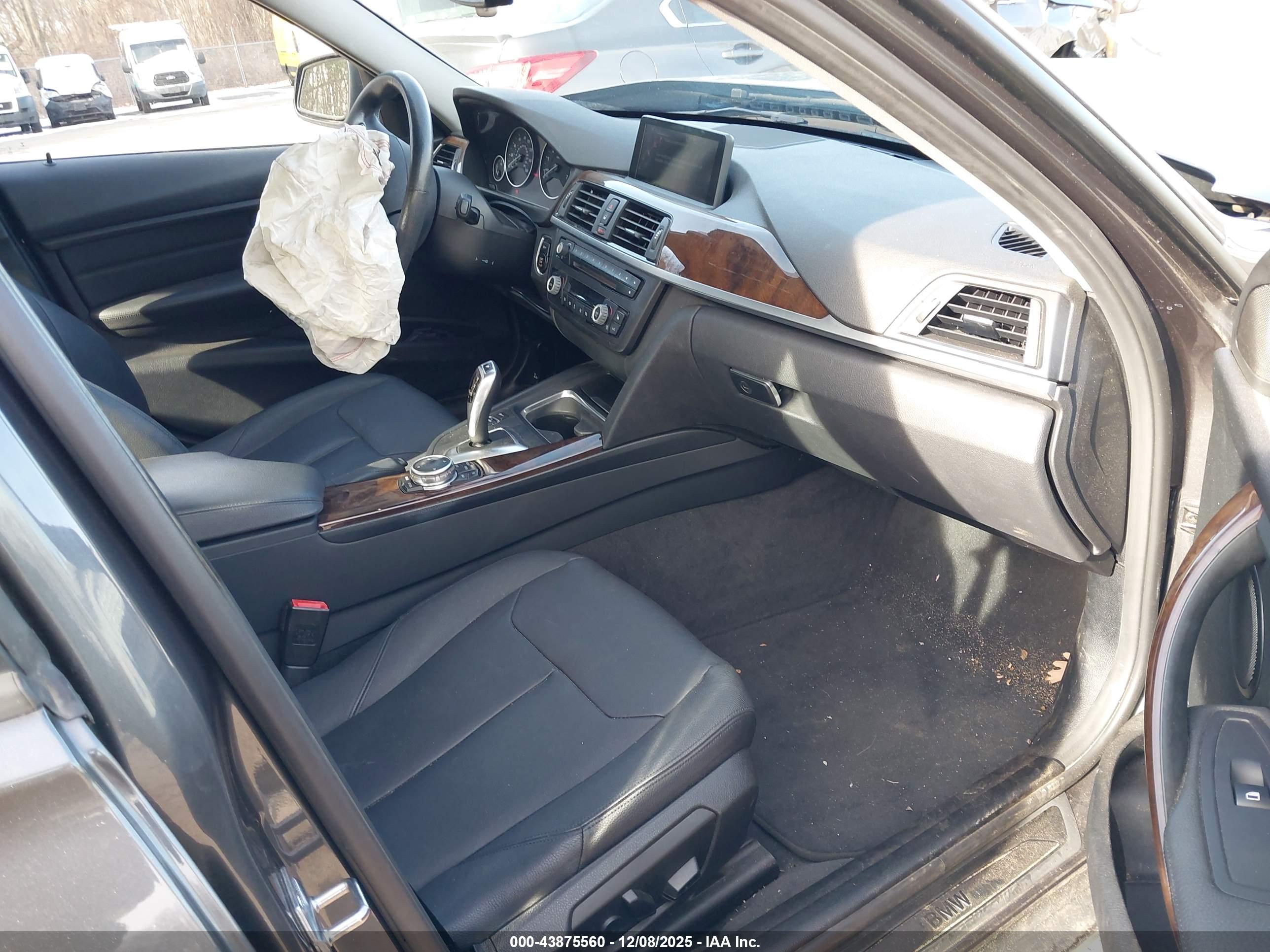 BMW 328I image 5
