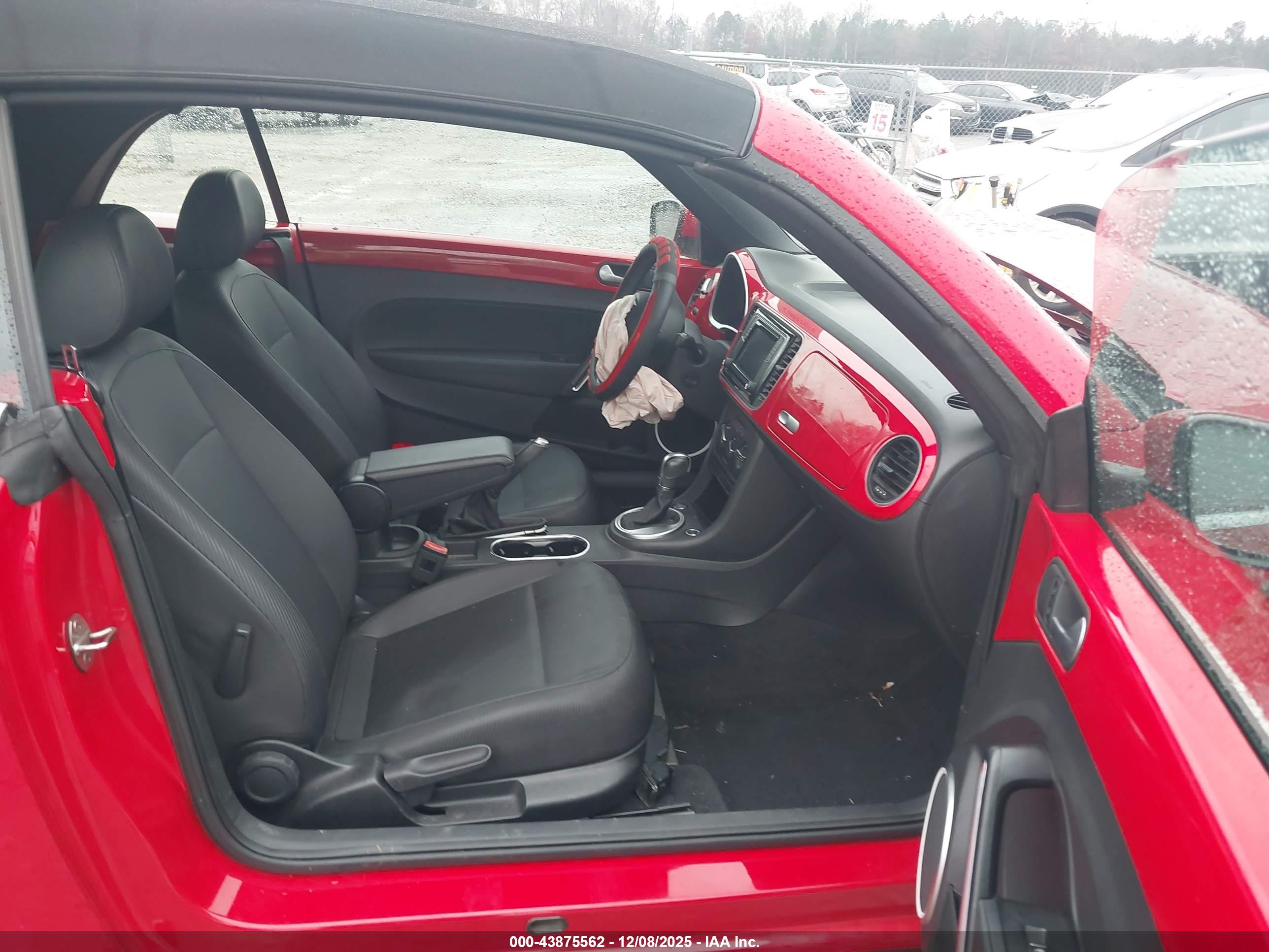 VOLKSWAGEN BEETLE image 5