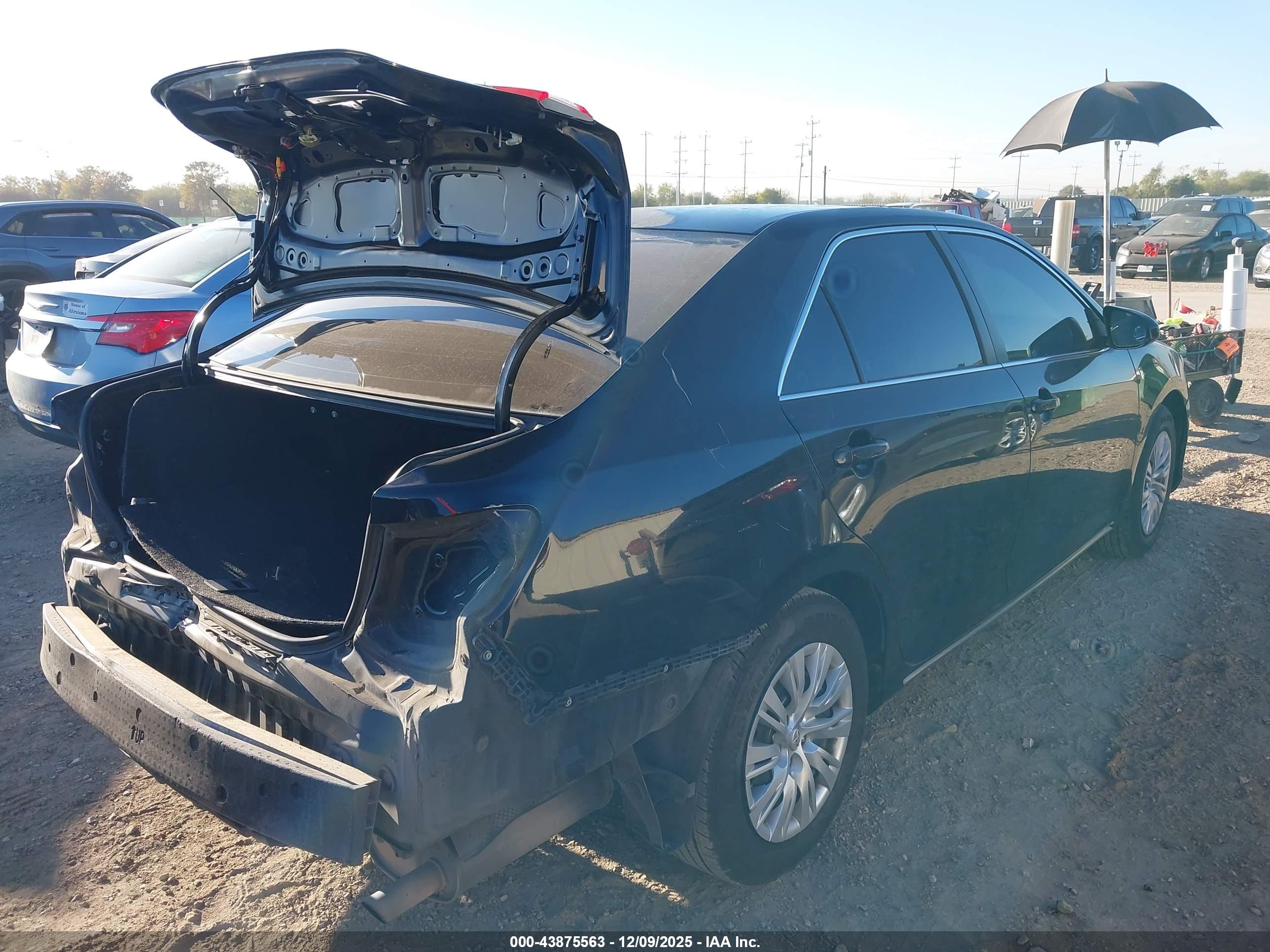 TOYOTA CAMRY image 4