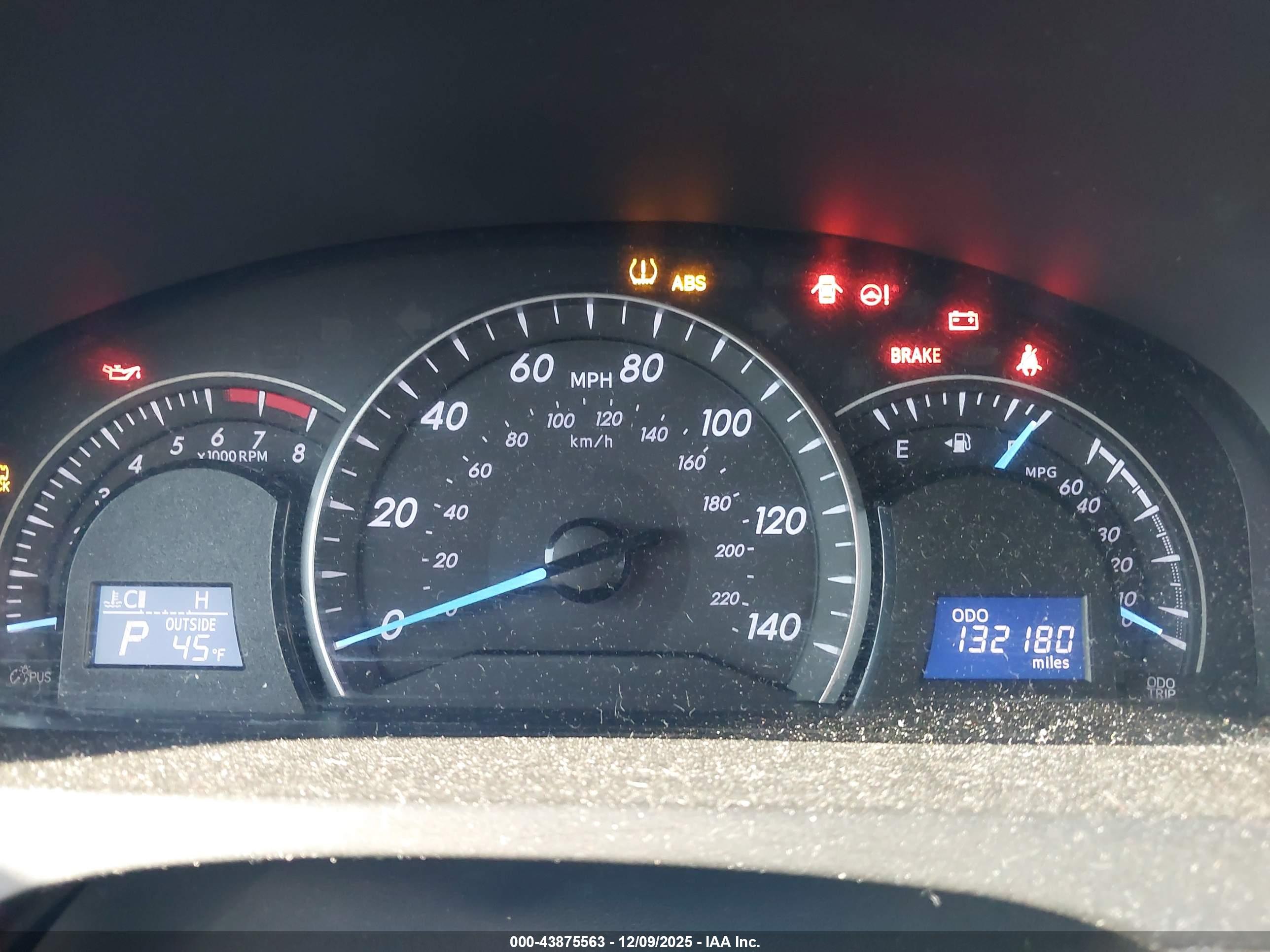 TOYOTA CAMRY image 7