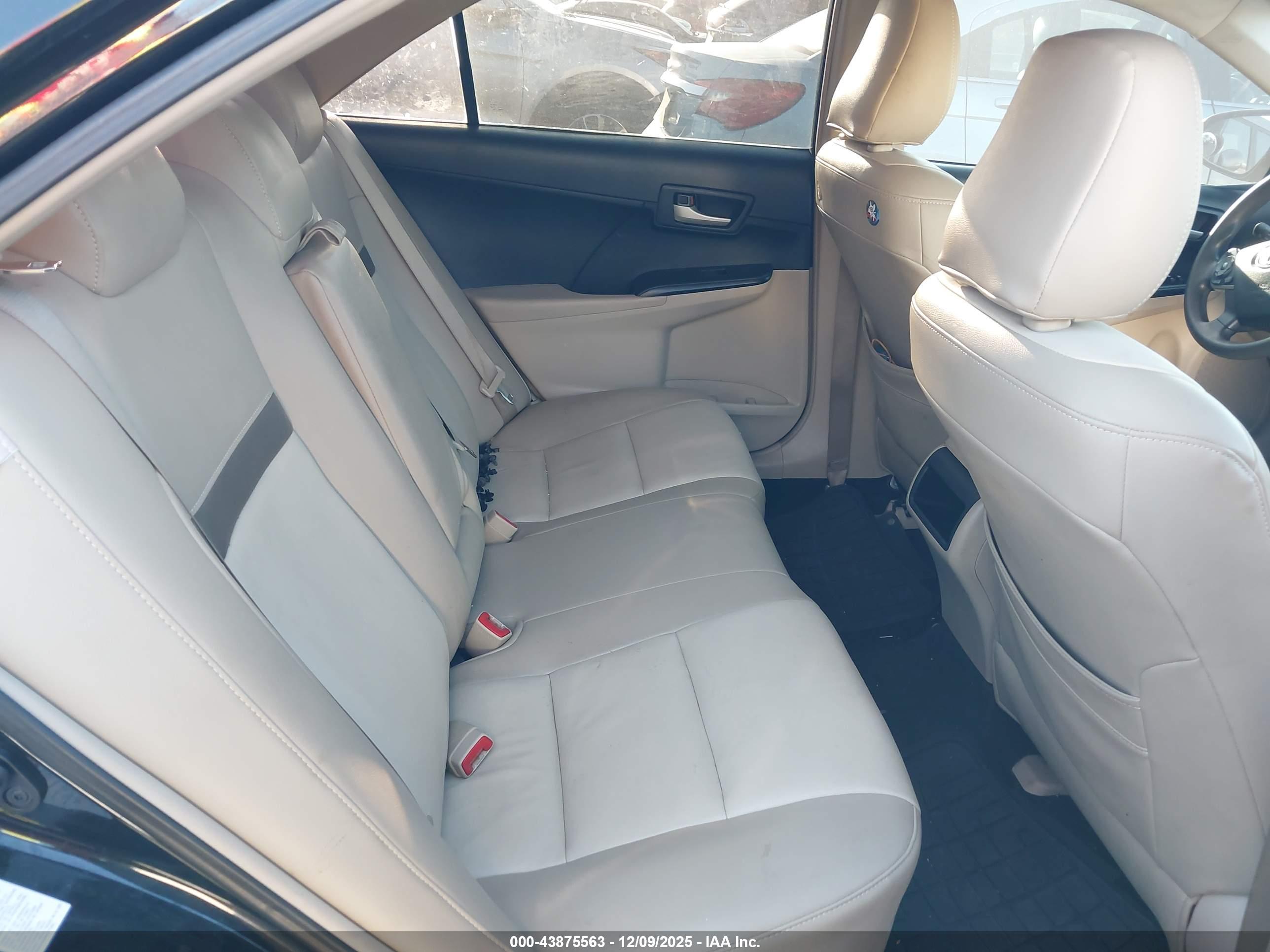 TOYOTA CAMRY image 8