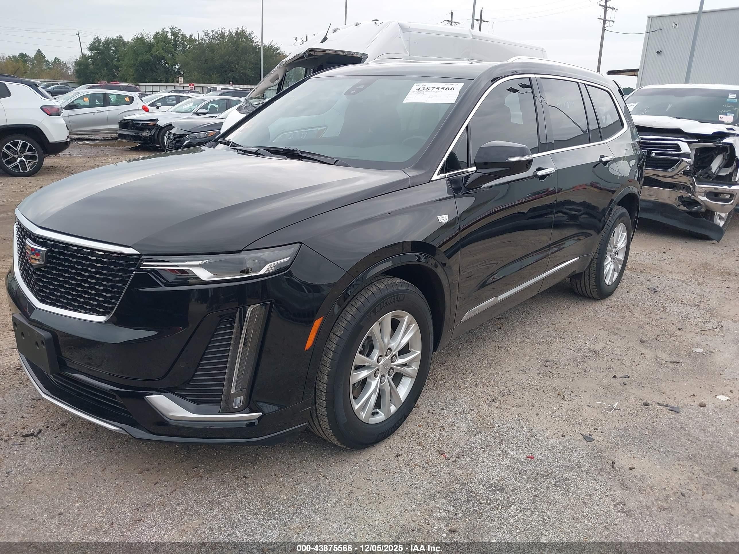 CADILLAC XT6 image 2