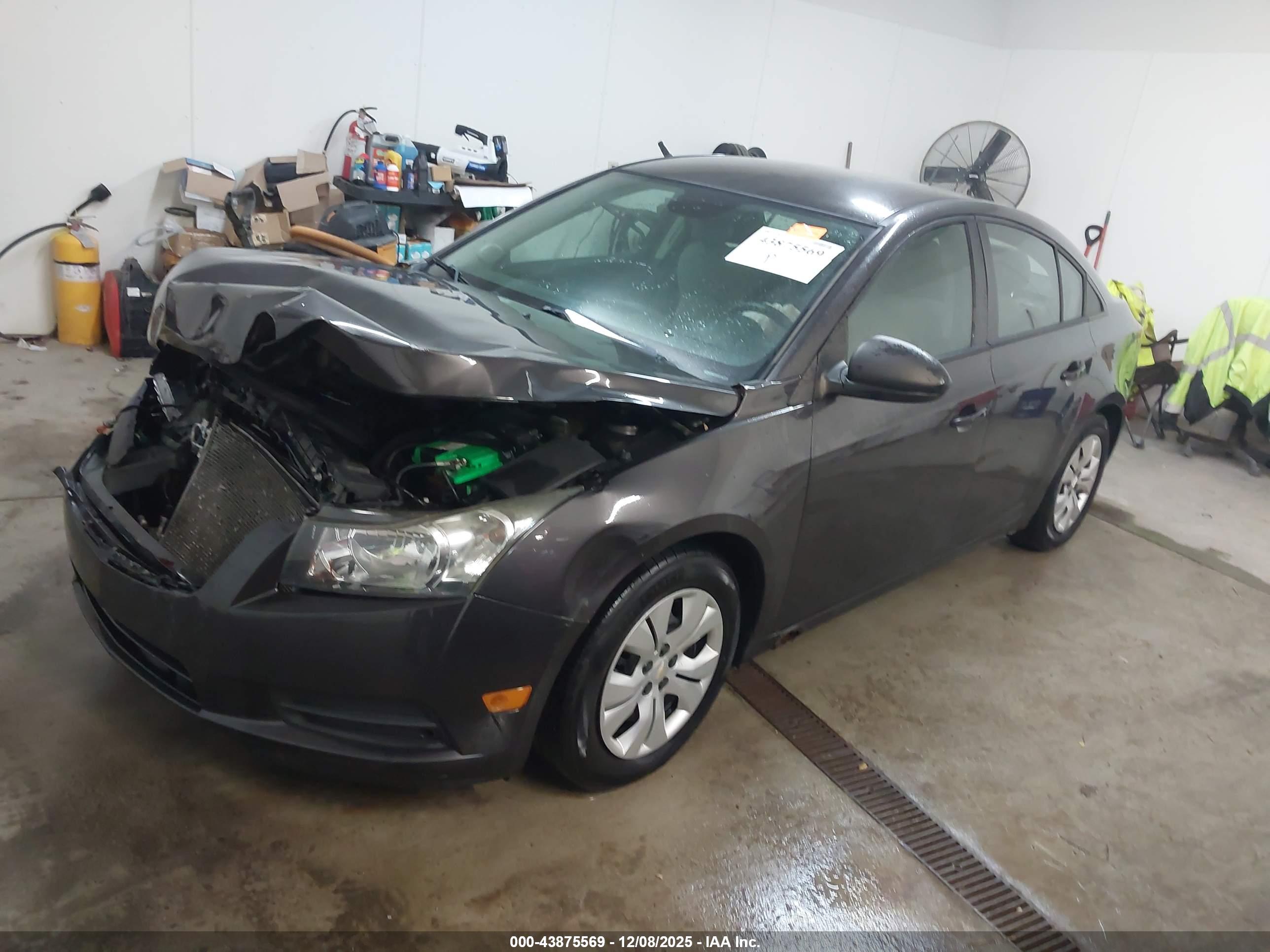 CHEVROLET CRUZE image 2