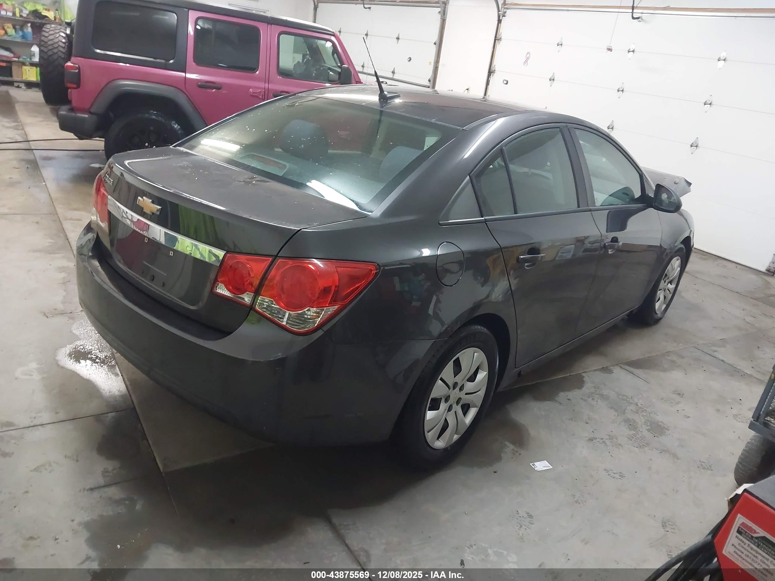 CHEVROLET CRUZE image 4