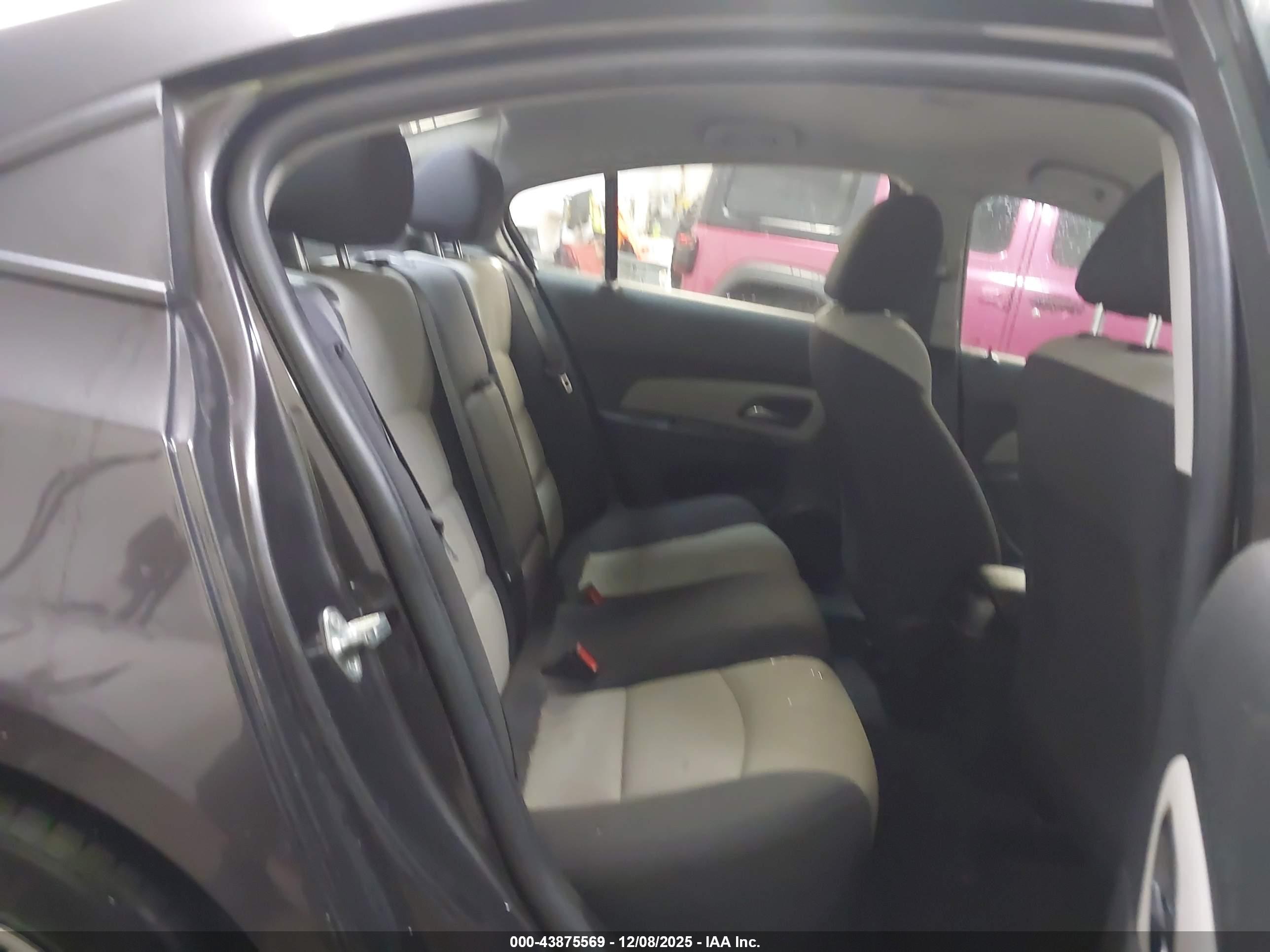 CHEVROLET CRUZE image 8