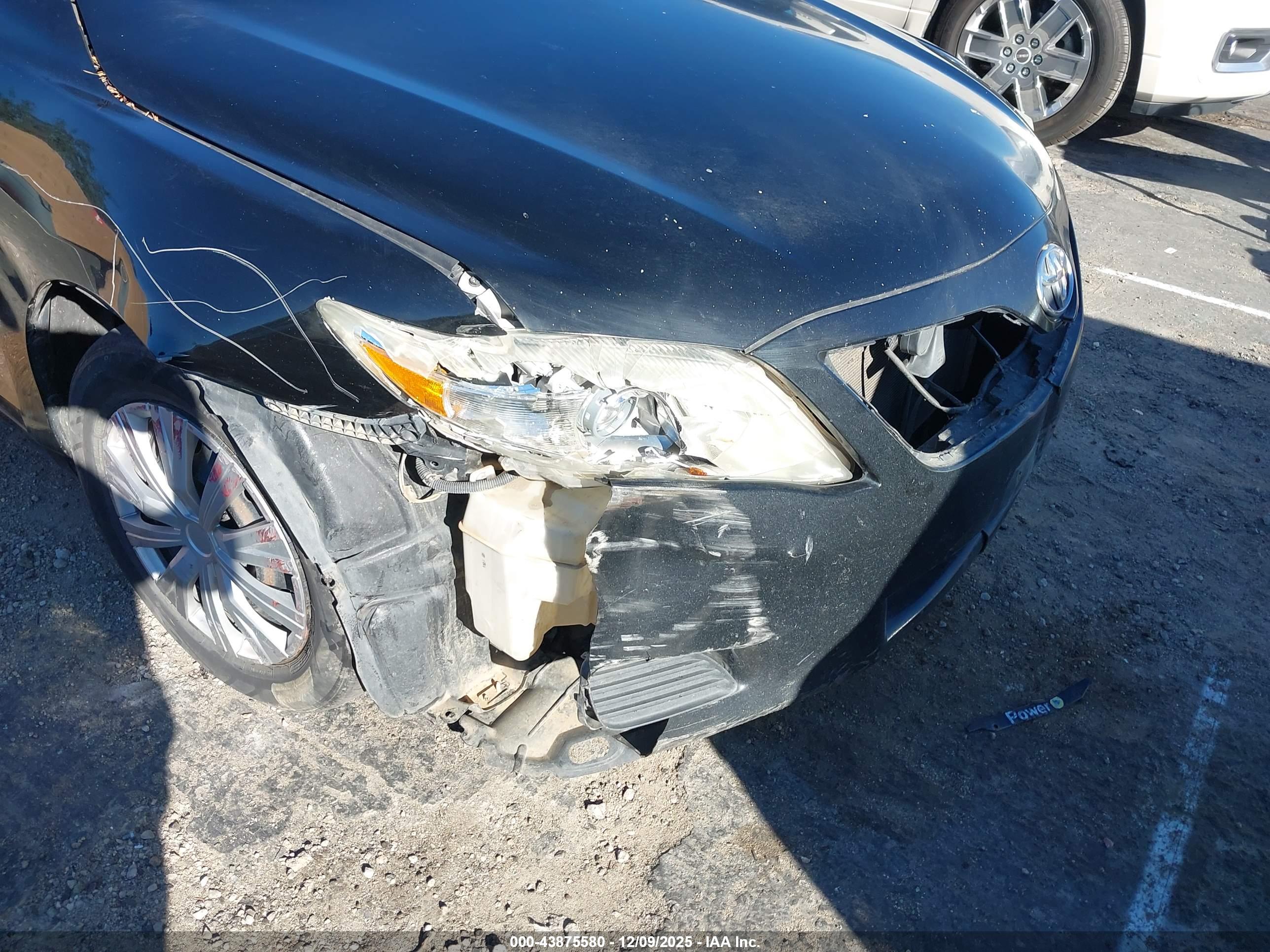 TOYOTA CAMRY image 6