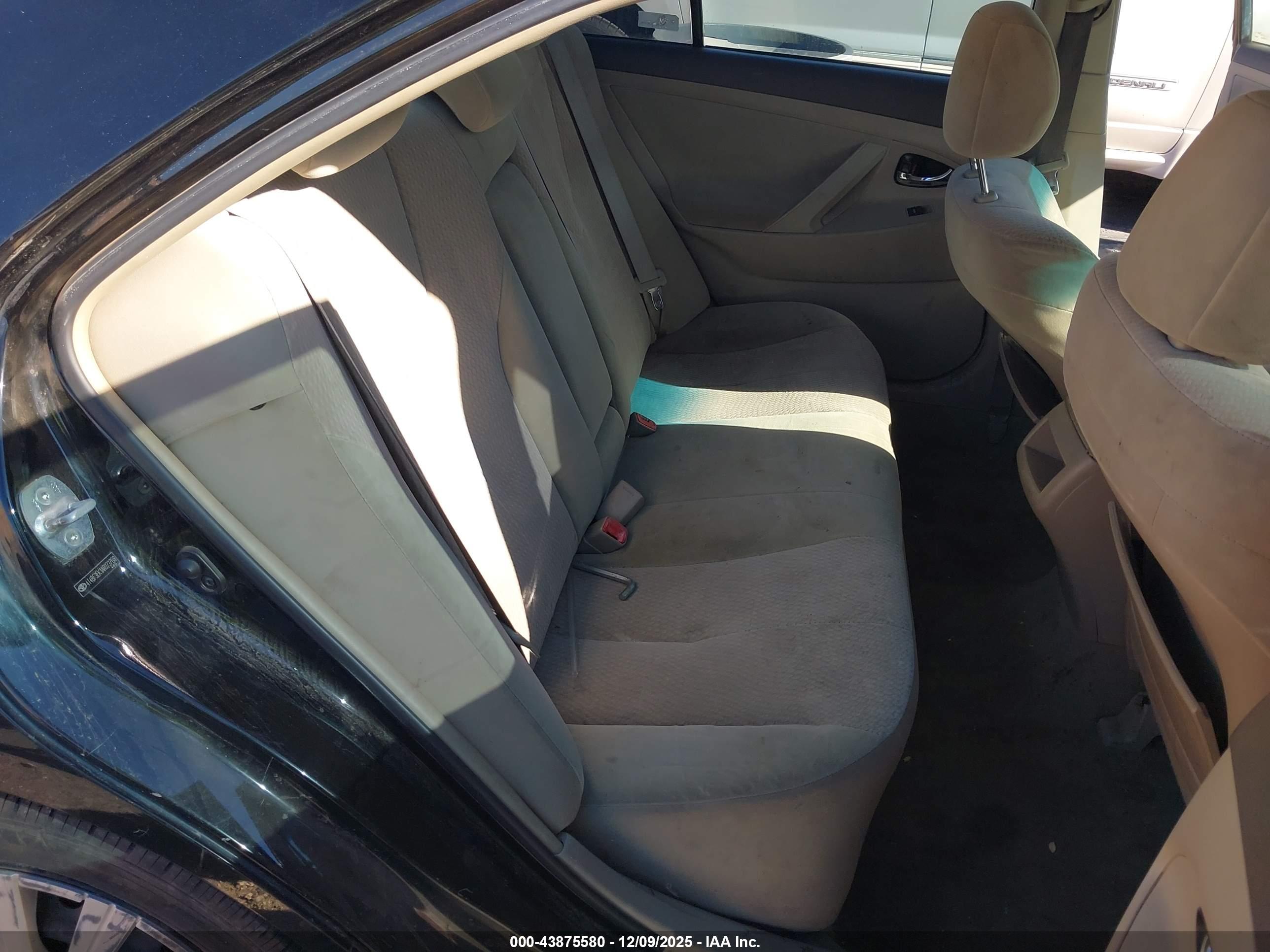 TOYOTA CAMRY image 8