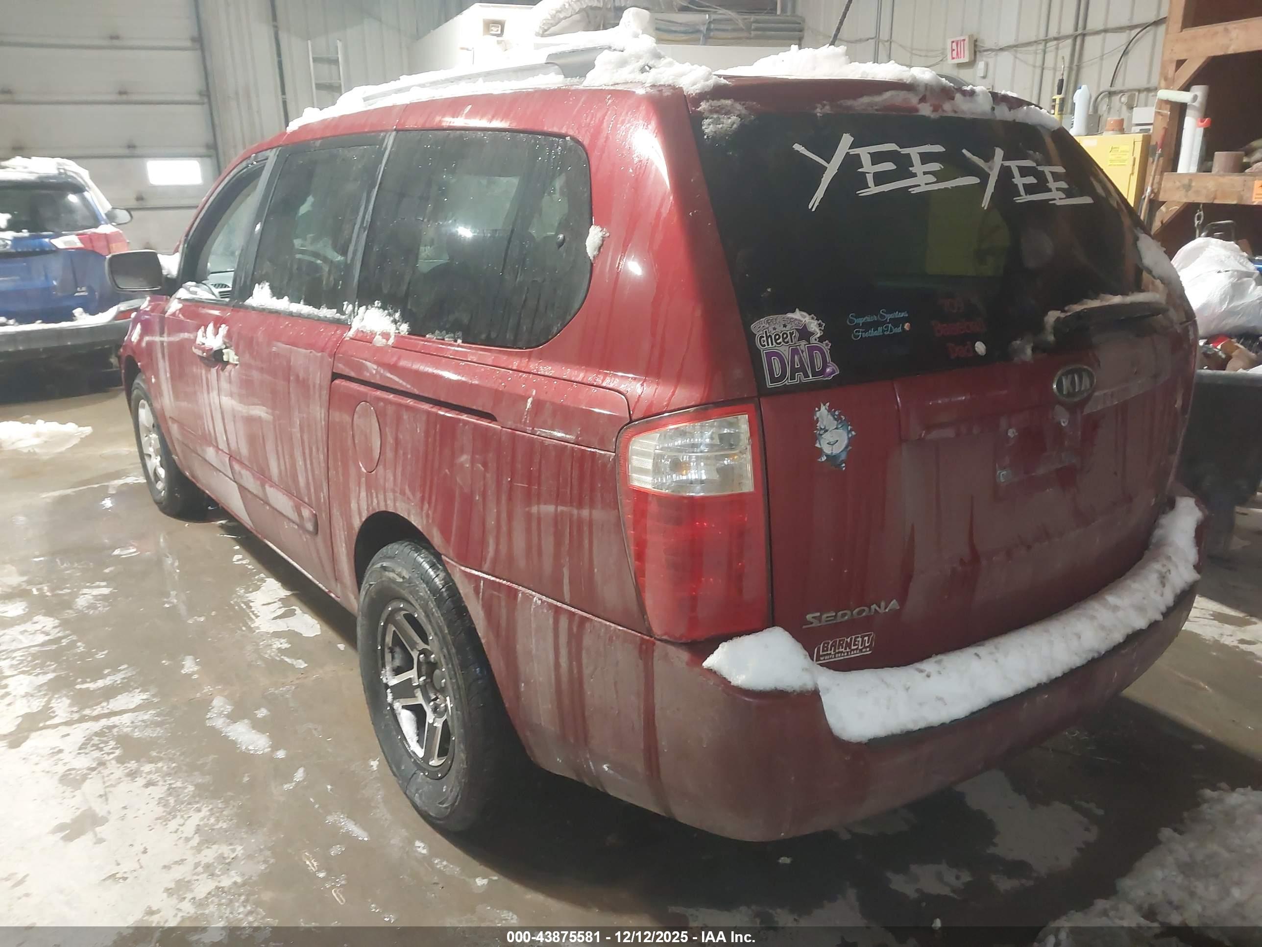 KIA SEDONA image 3