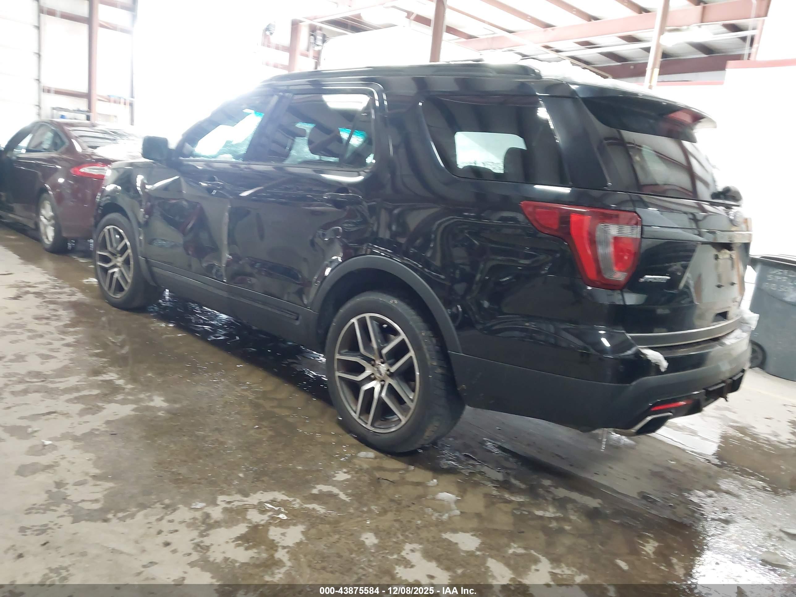 FORD EXPLORER image 3