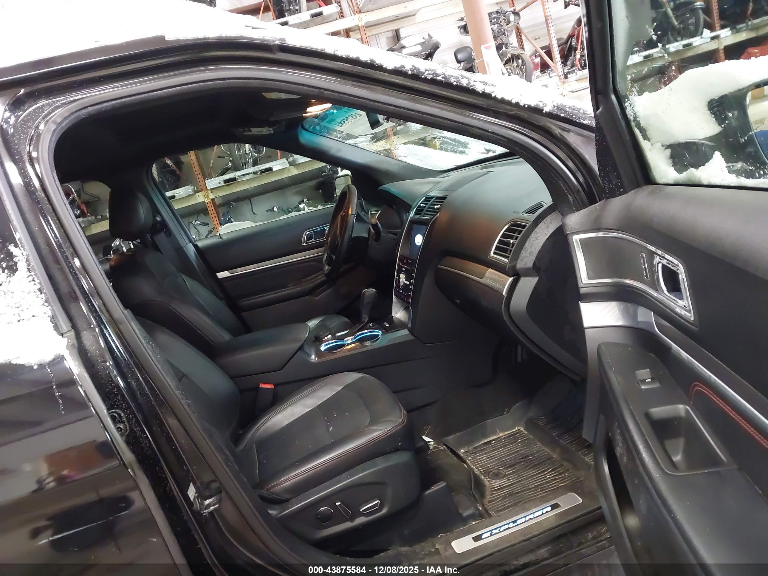 FORD EXPLORER image 5