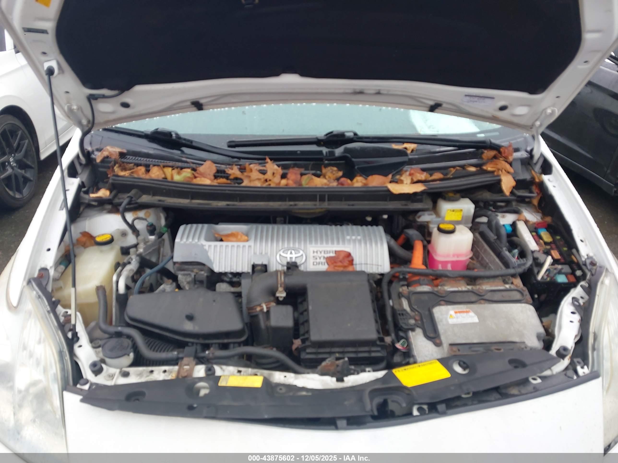 TOYOTA PRIUS image 10