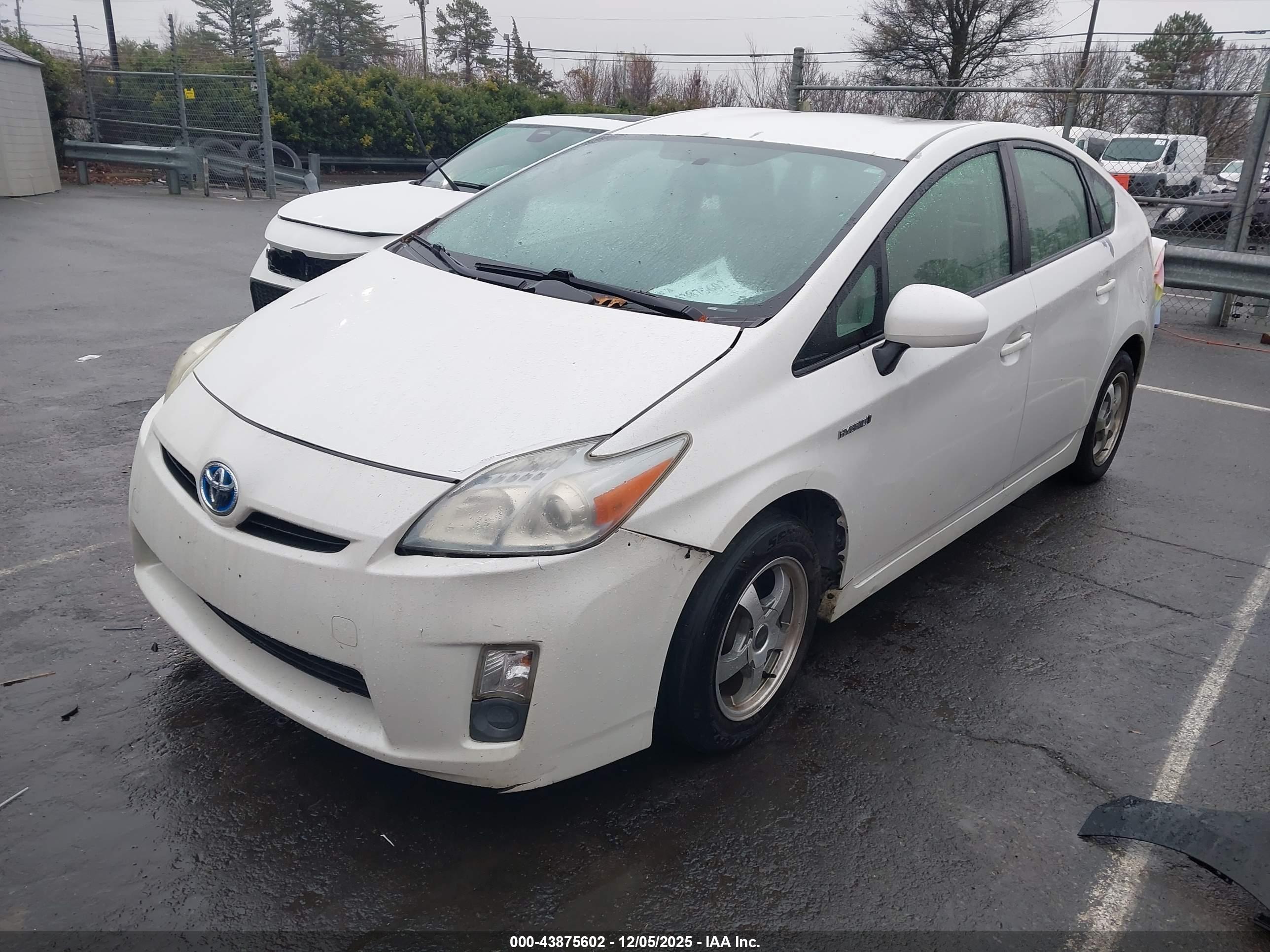 TOYOTA PRIUS image 2