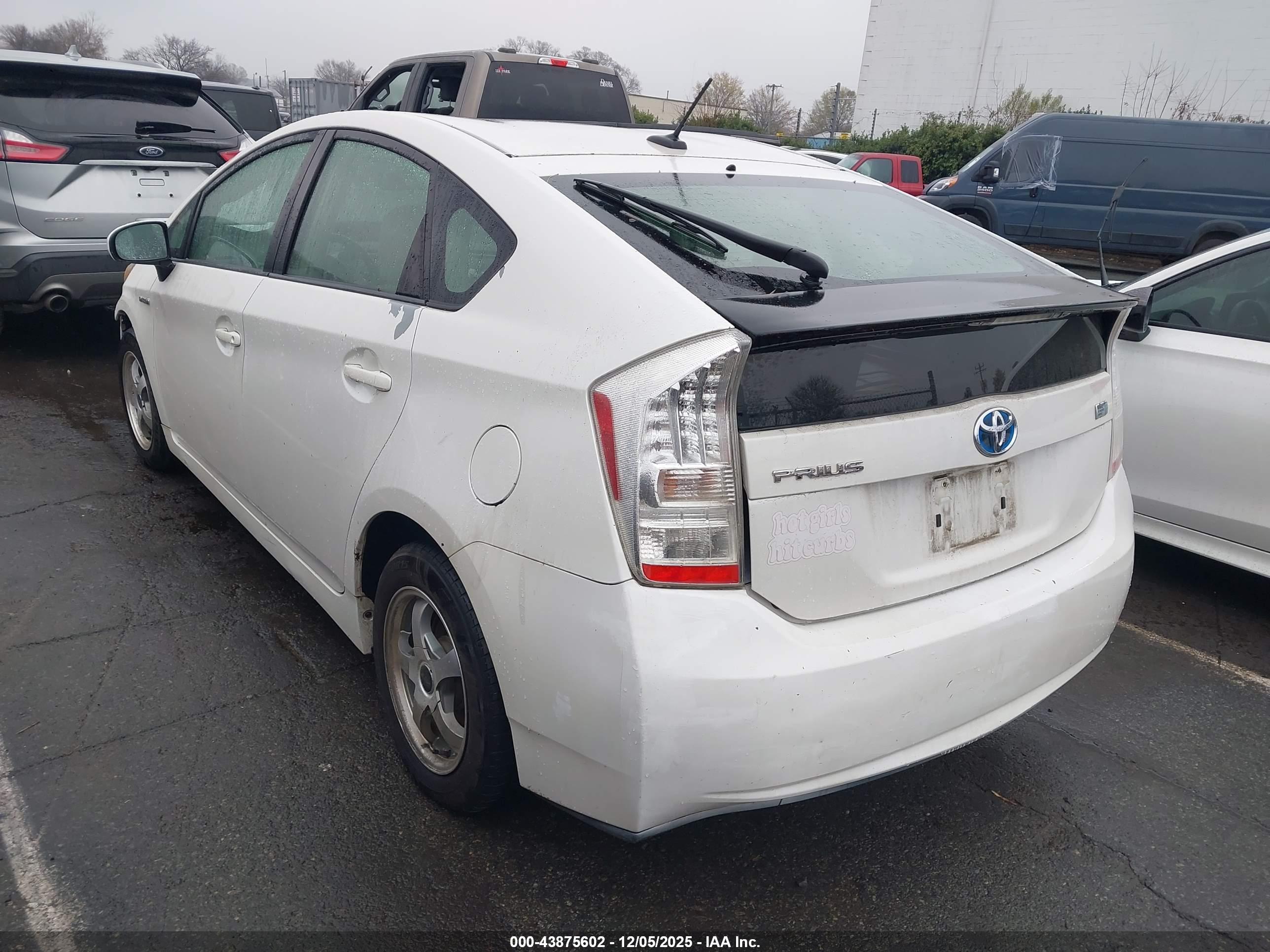TOYOTA PRIUS image 3