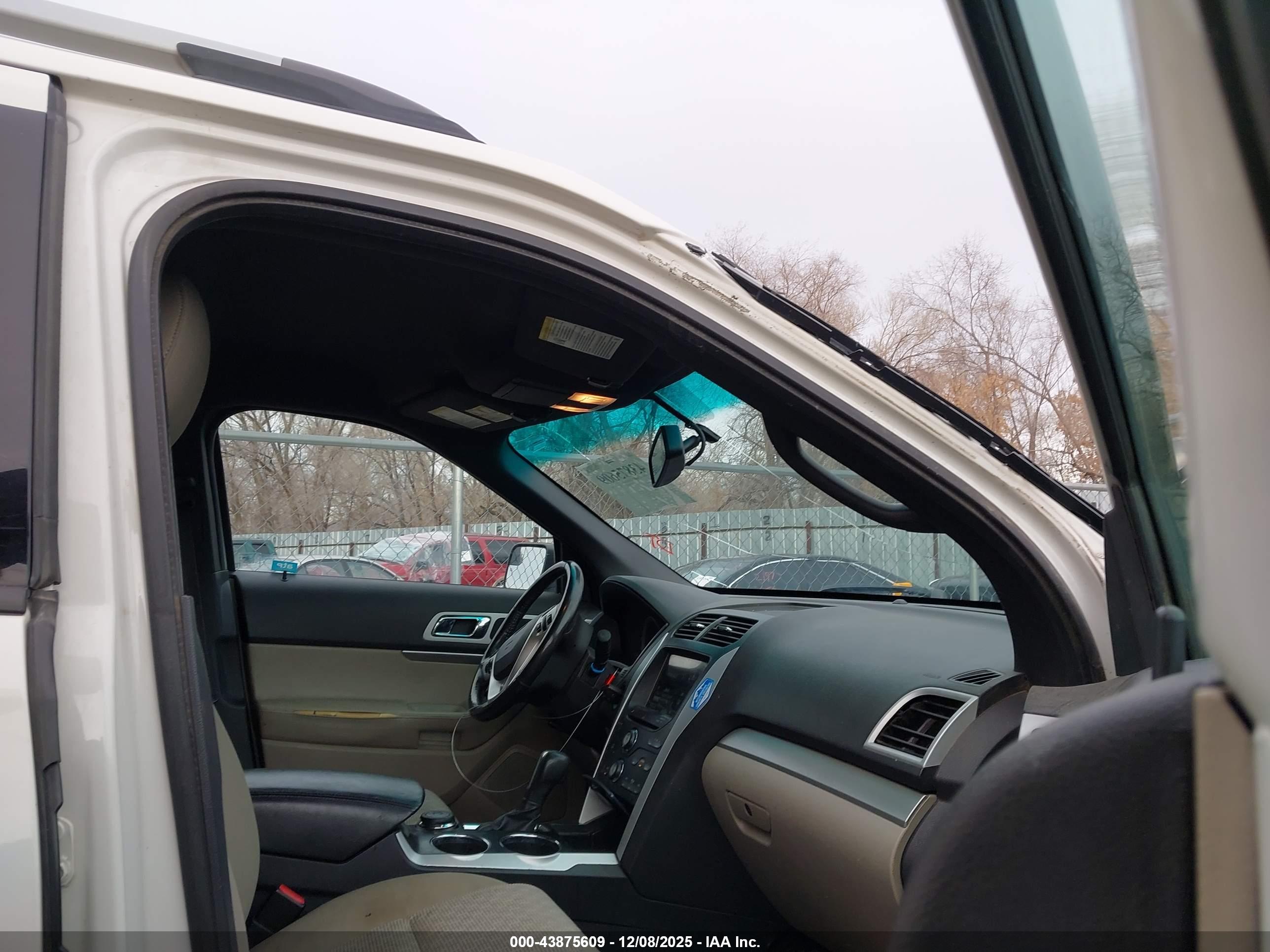 FORD EXPLORER image 5