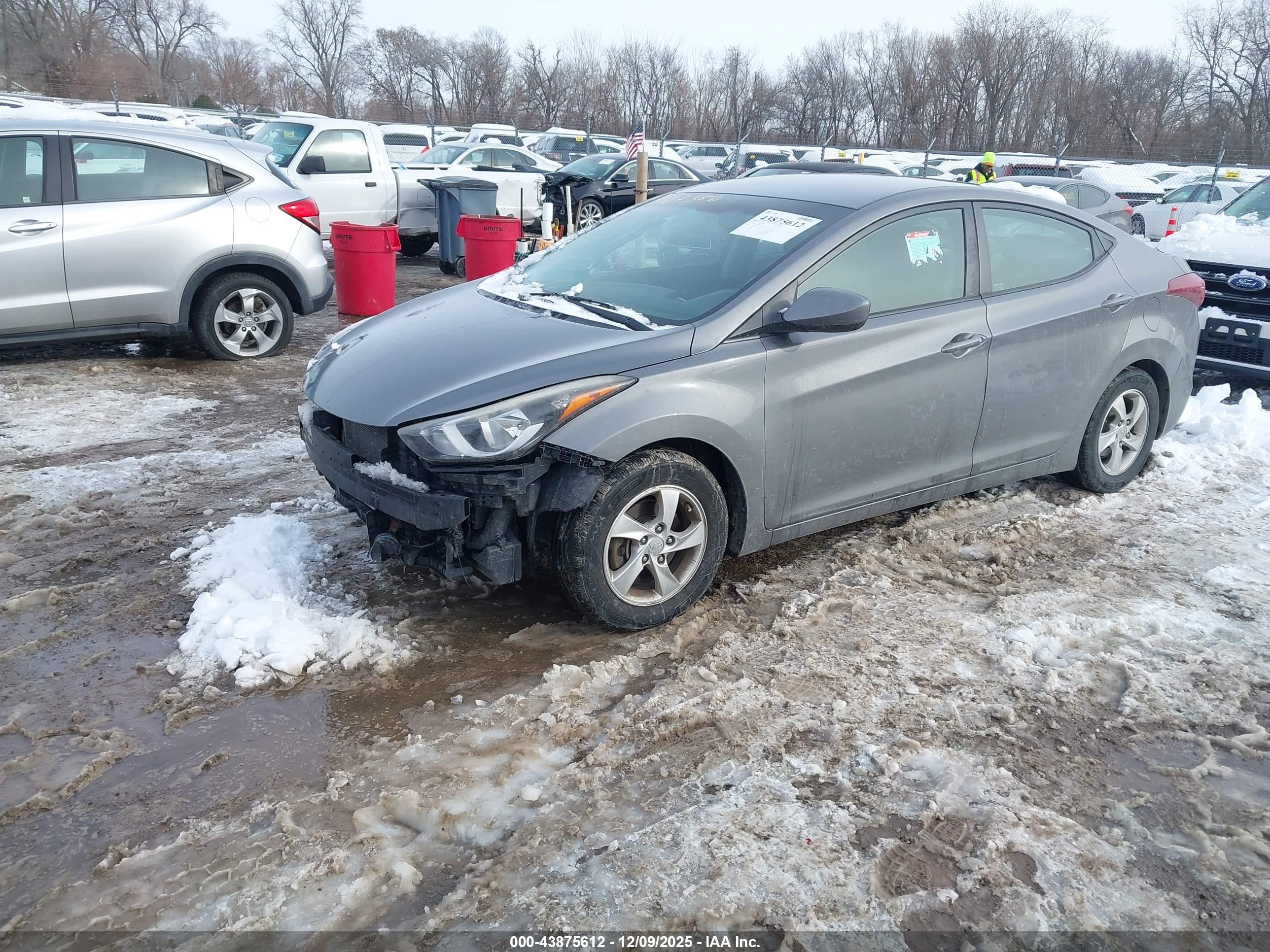HYUNDAI ELANTRA image 2