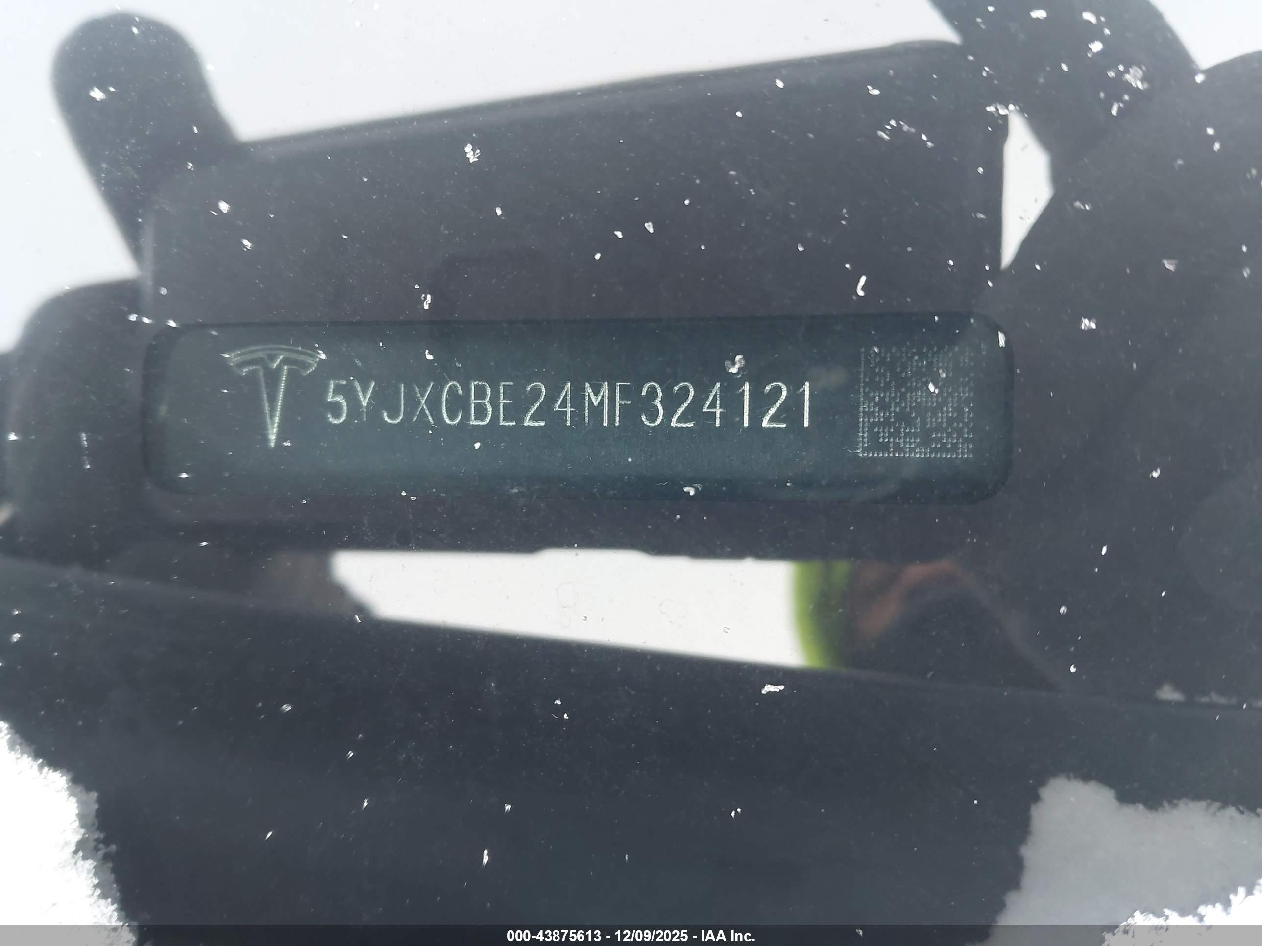 TESLA MODEL image 9