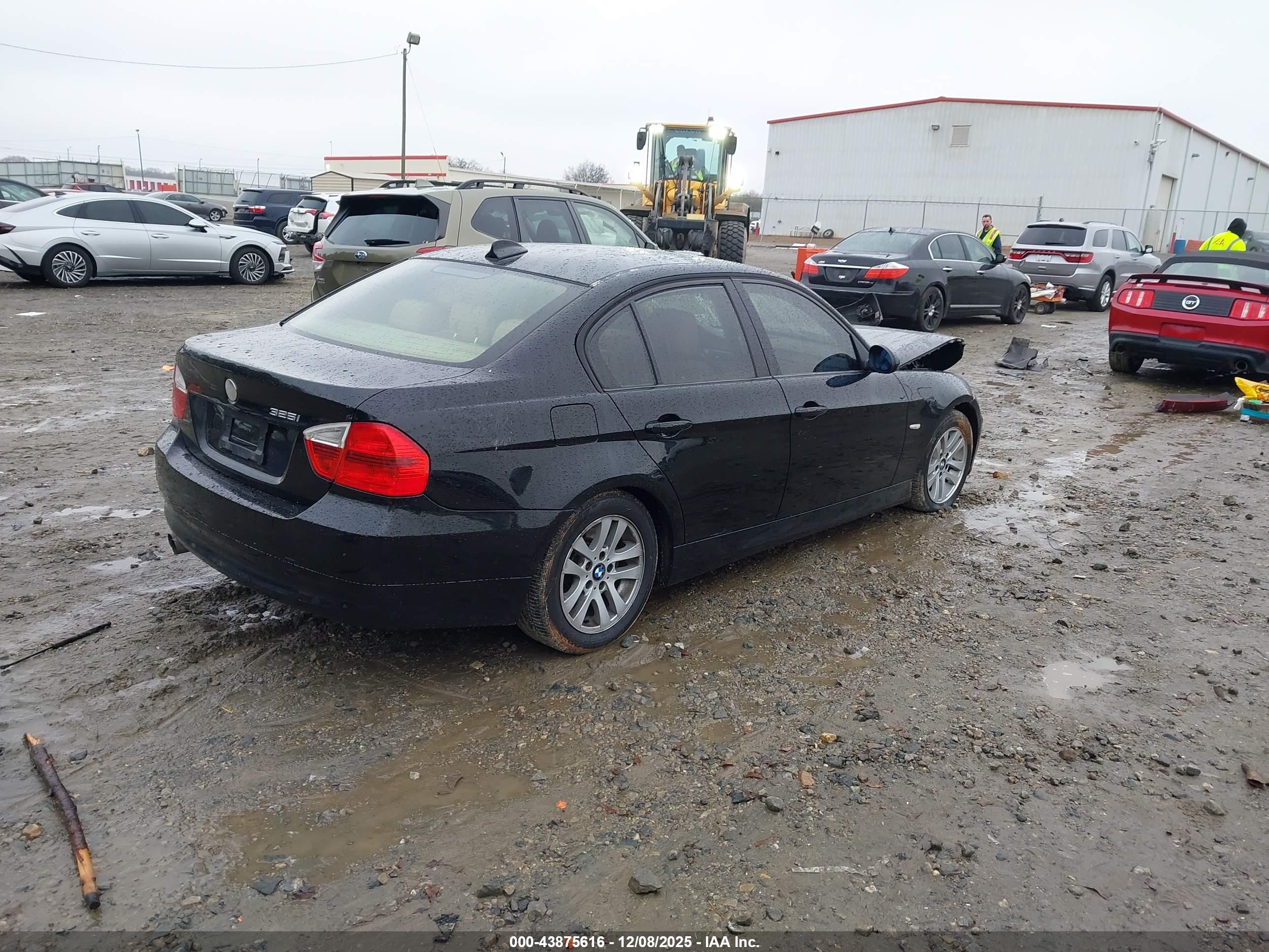 BMW 325I image 4