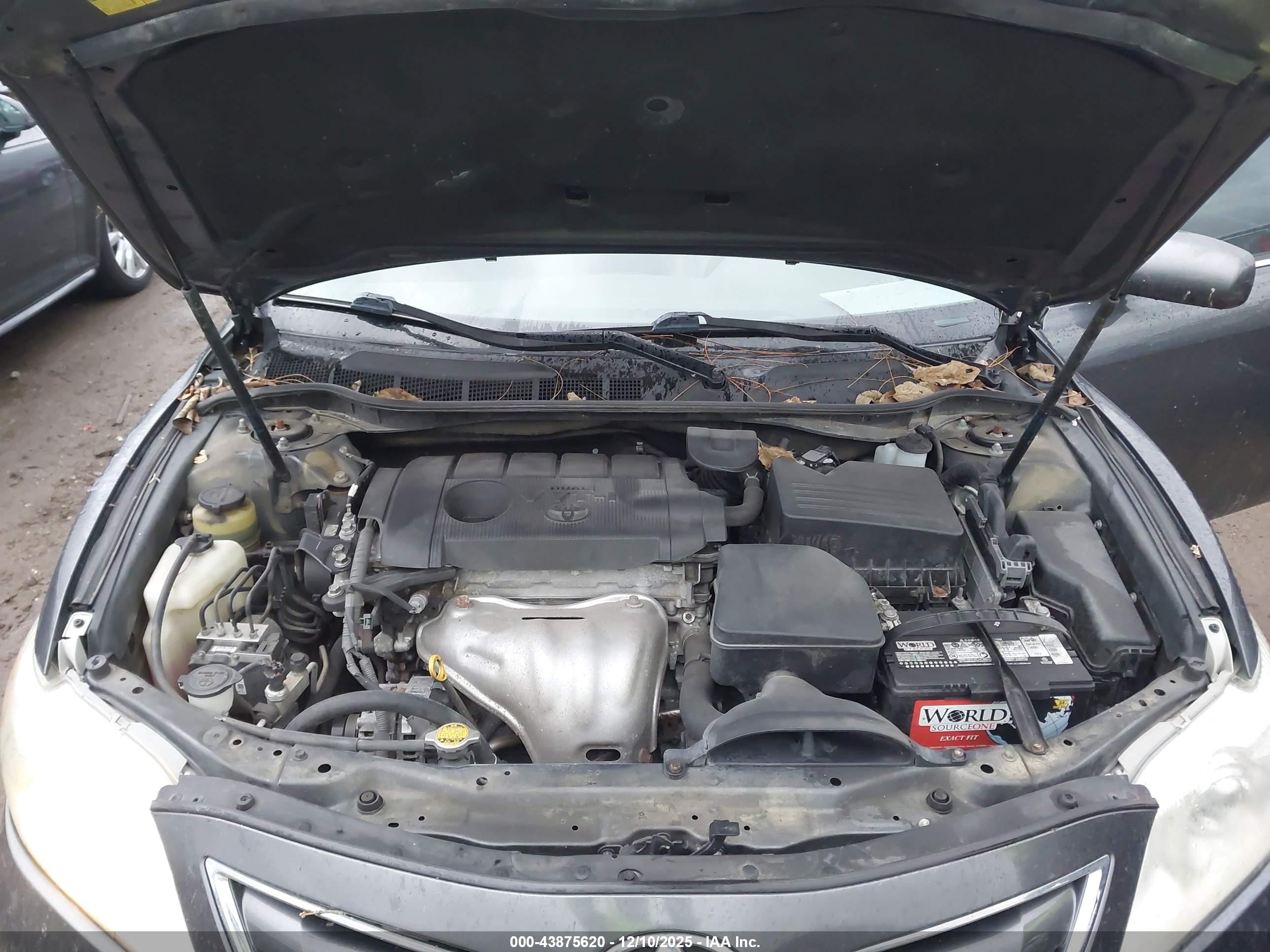 TOYOTA CAMRY image 10