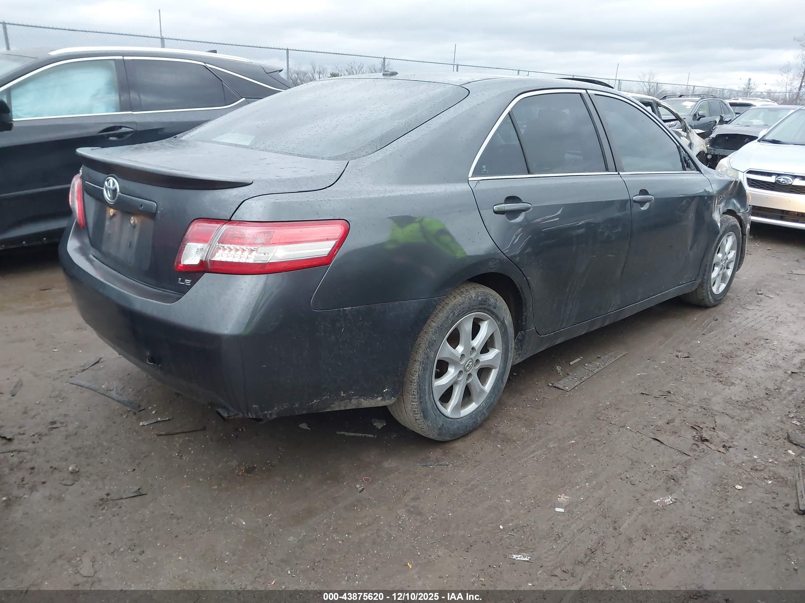 TOYOTA CAMRY image 4