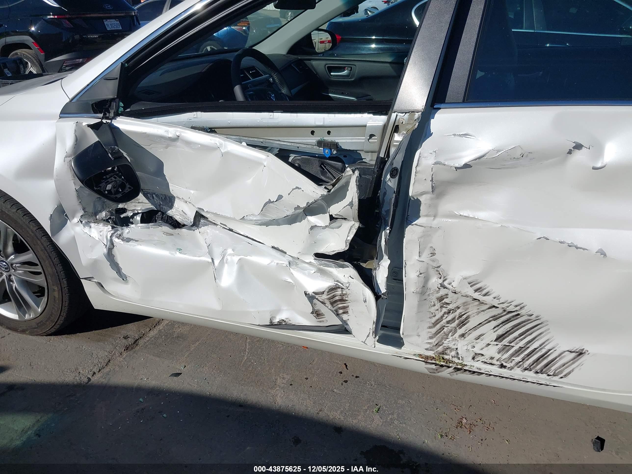 TOYOTA CAMRY image 6