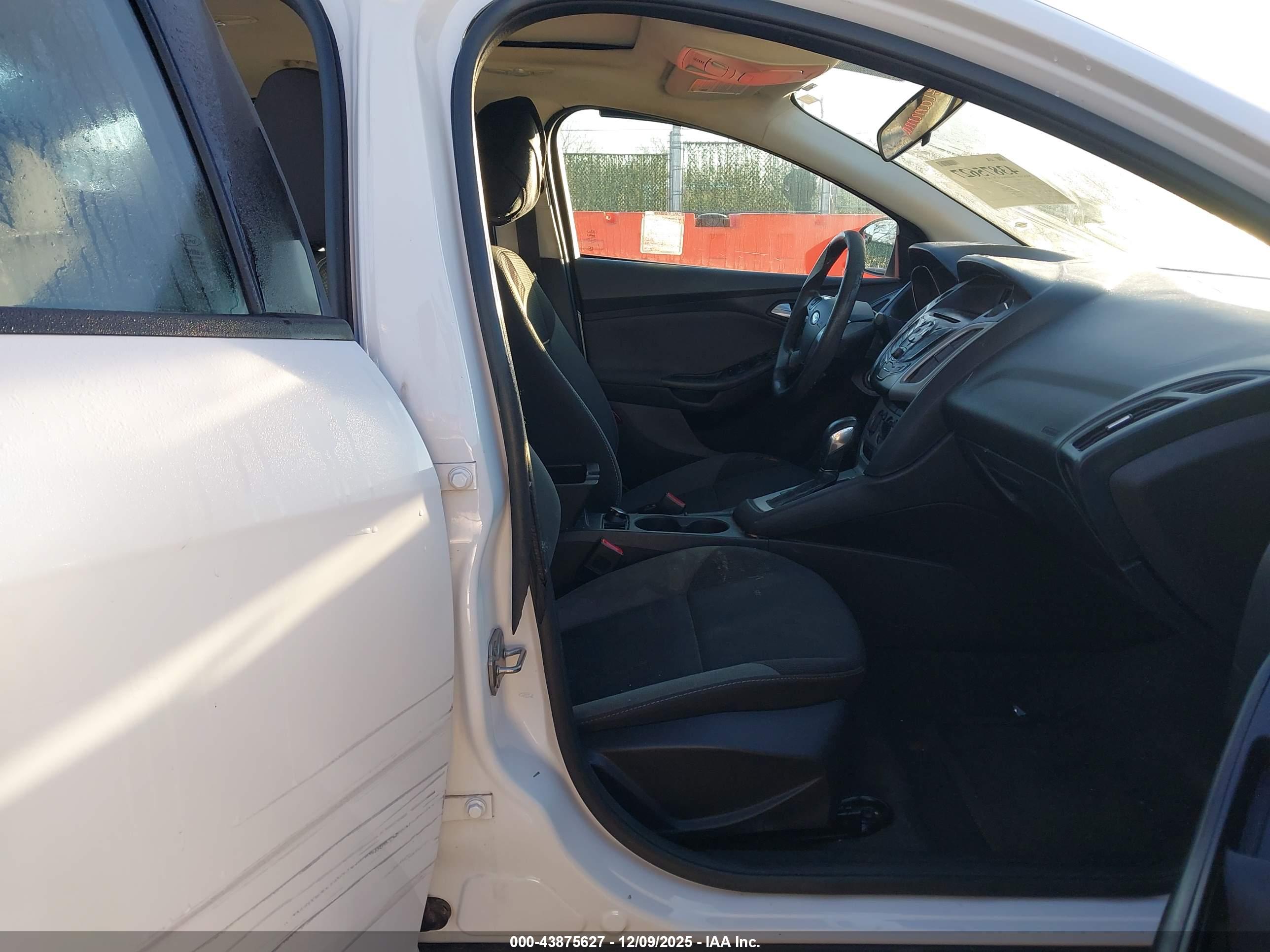 FORD FOCUS image 5