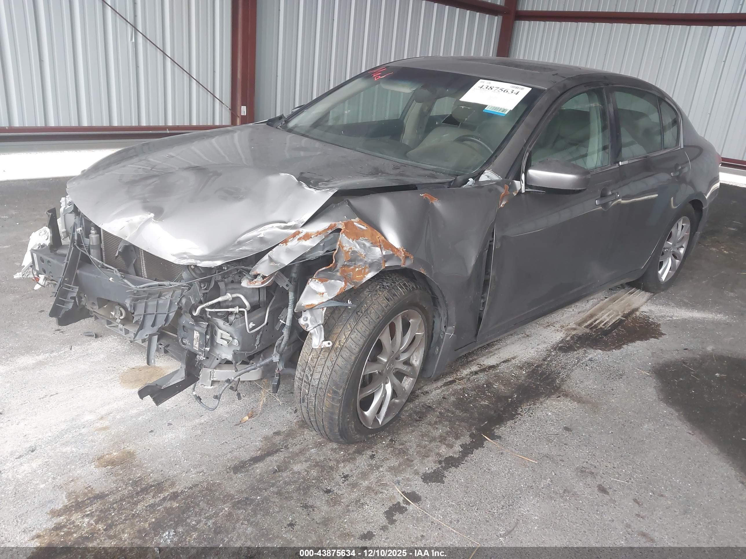 INFINITI G37 image 2