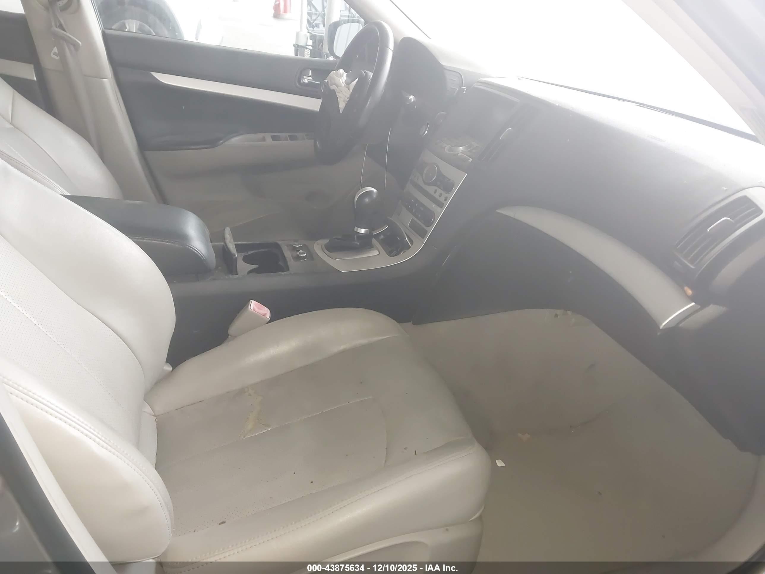 INFINITI G37 image 5