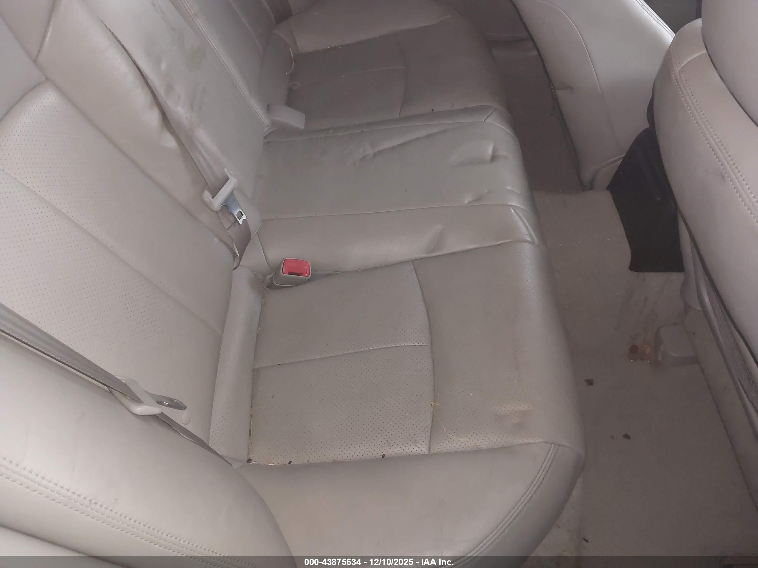INFINITI G37 image 8