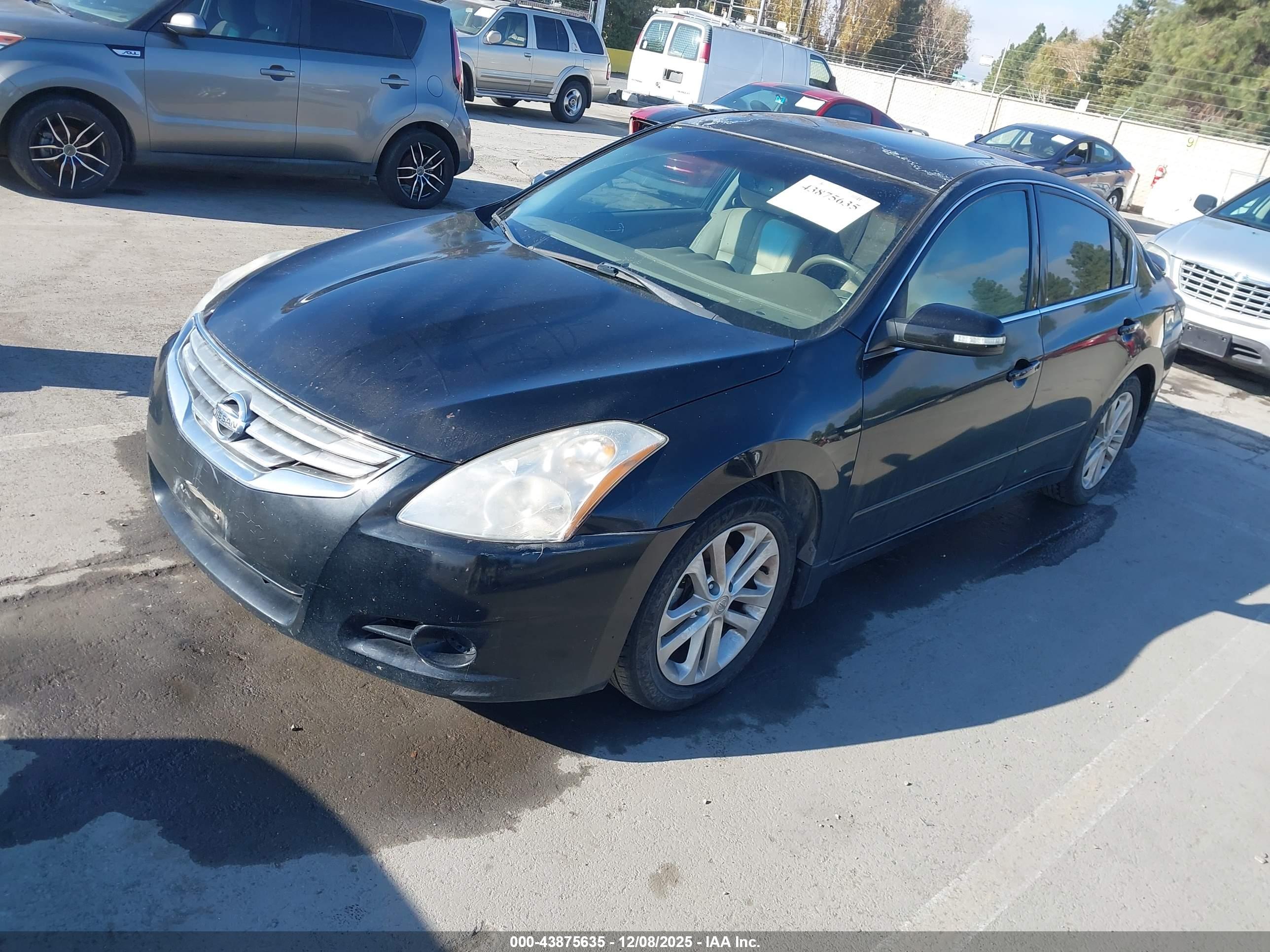 NISSAN ALTIMA image 2