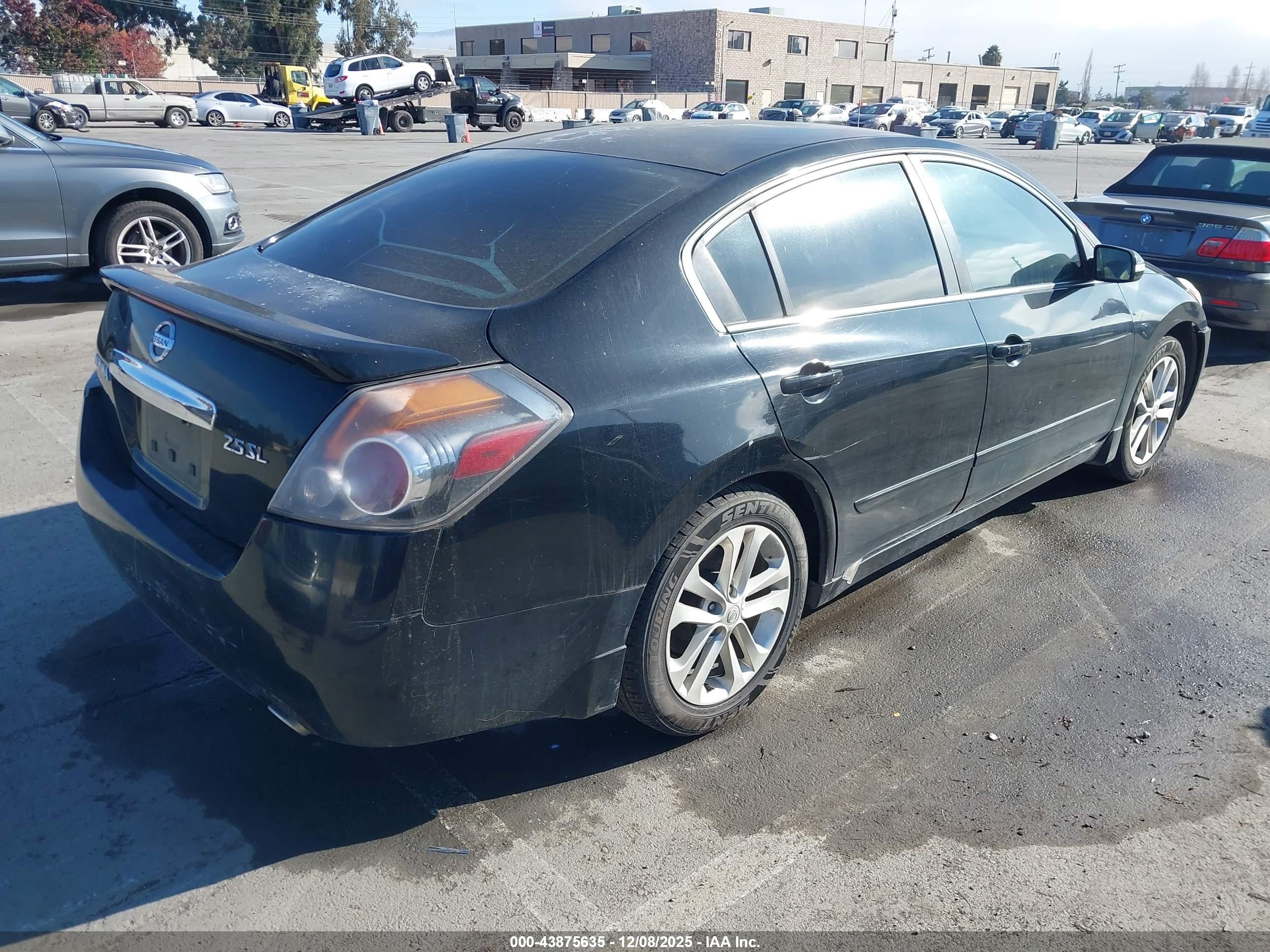 NISSAN ALTIMA image 4