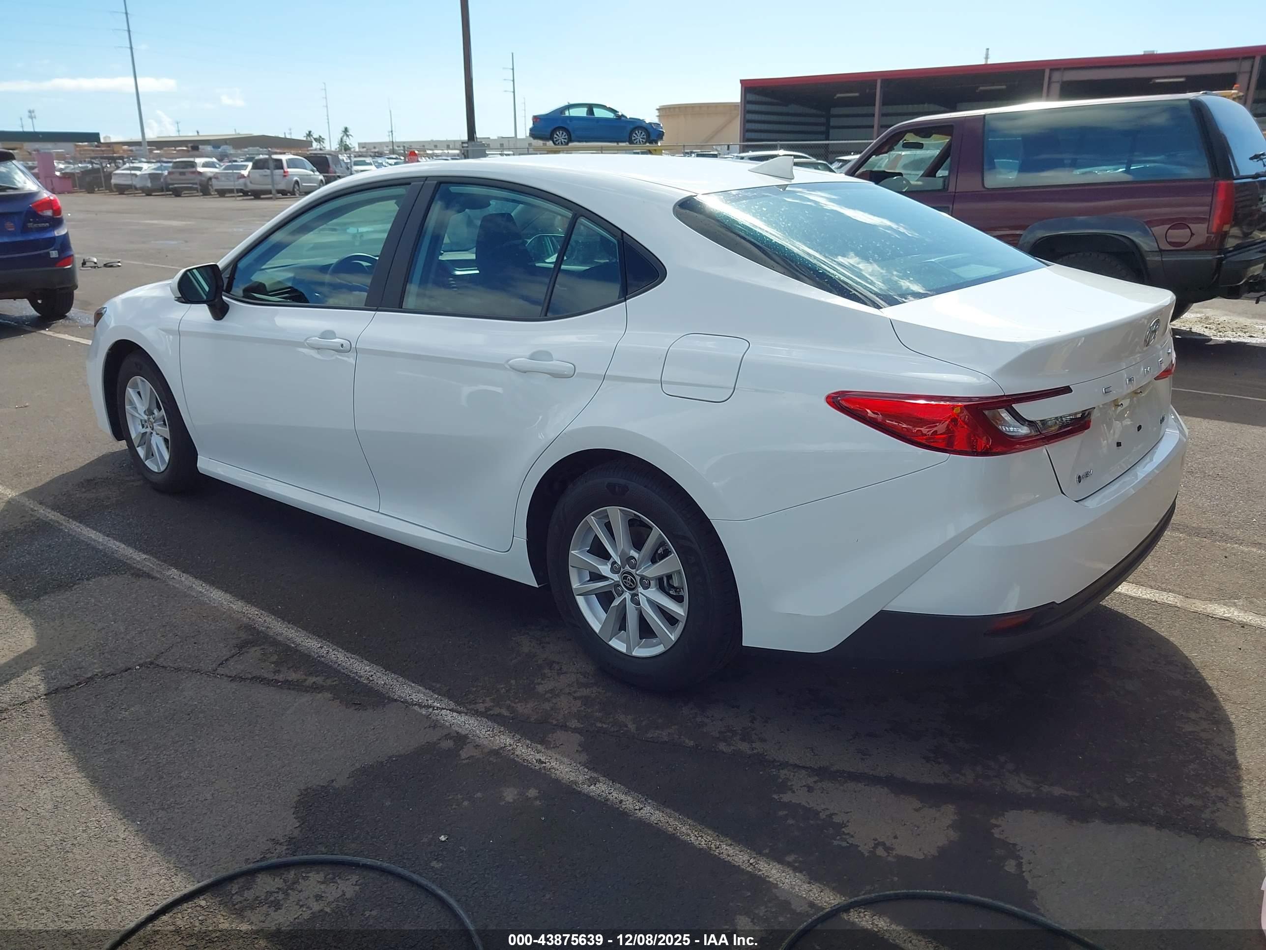 TOYOTA CAMRY image 3
