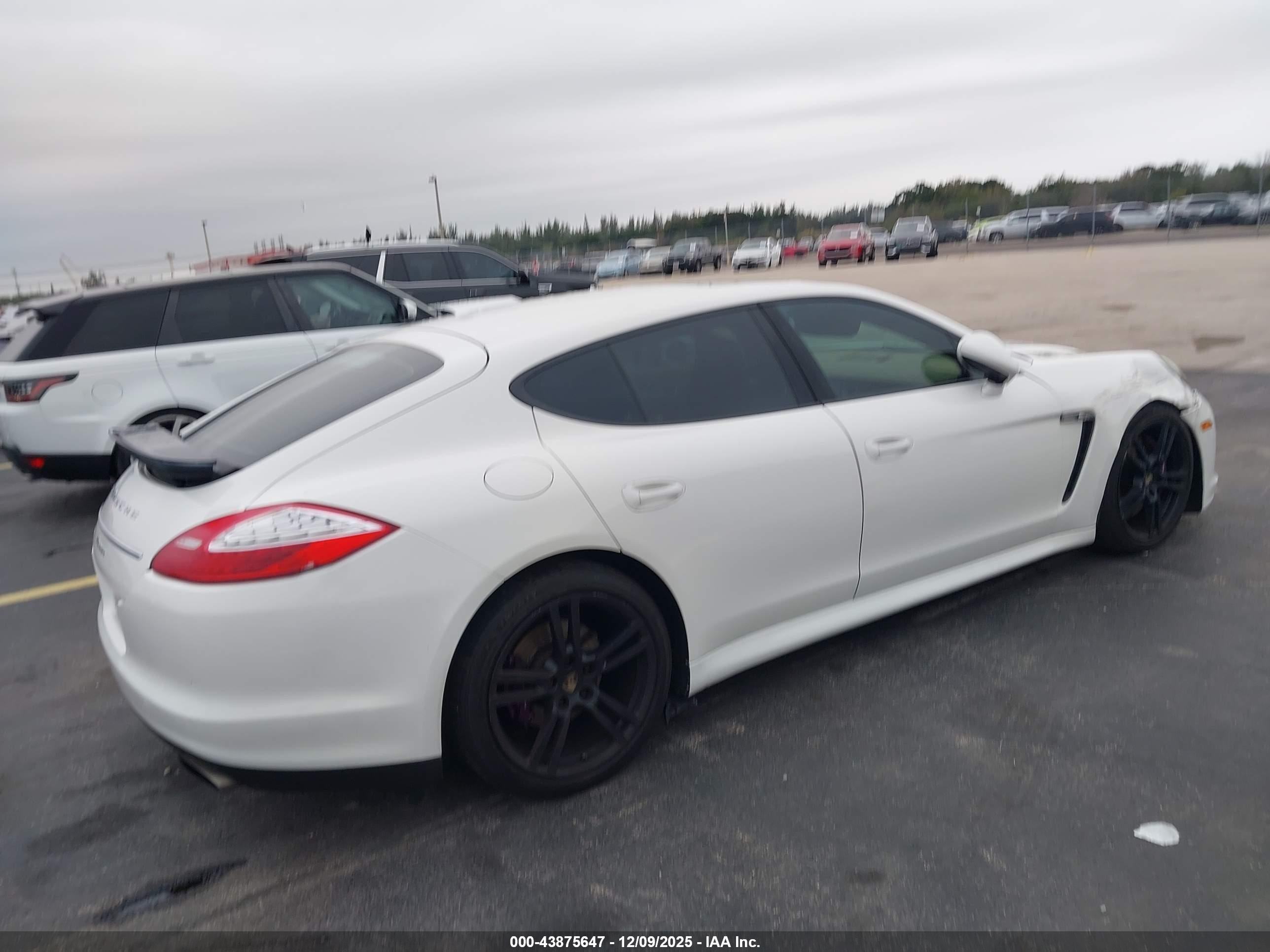 PORSCHE PANAMERA image 4
