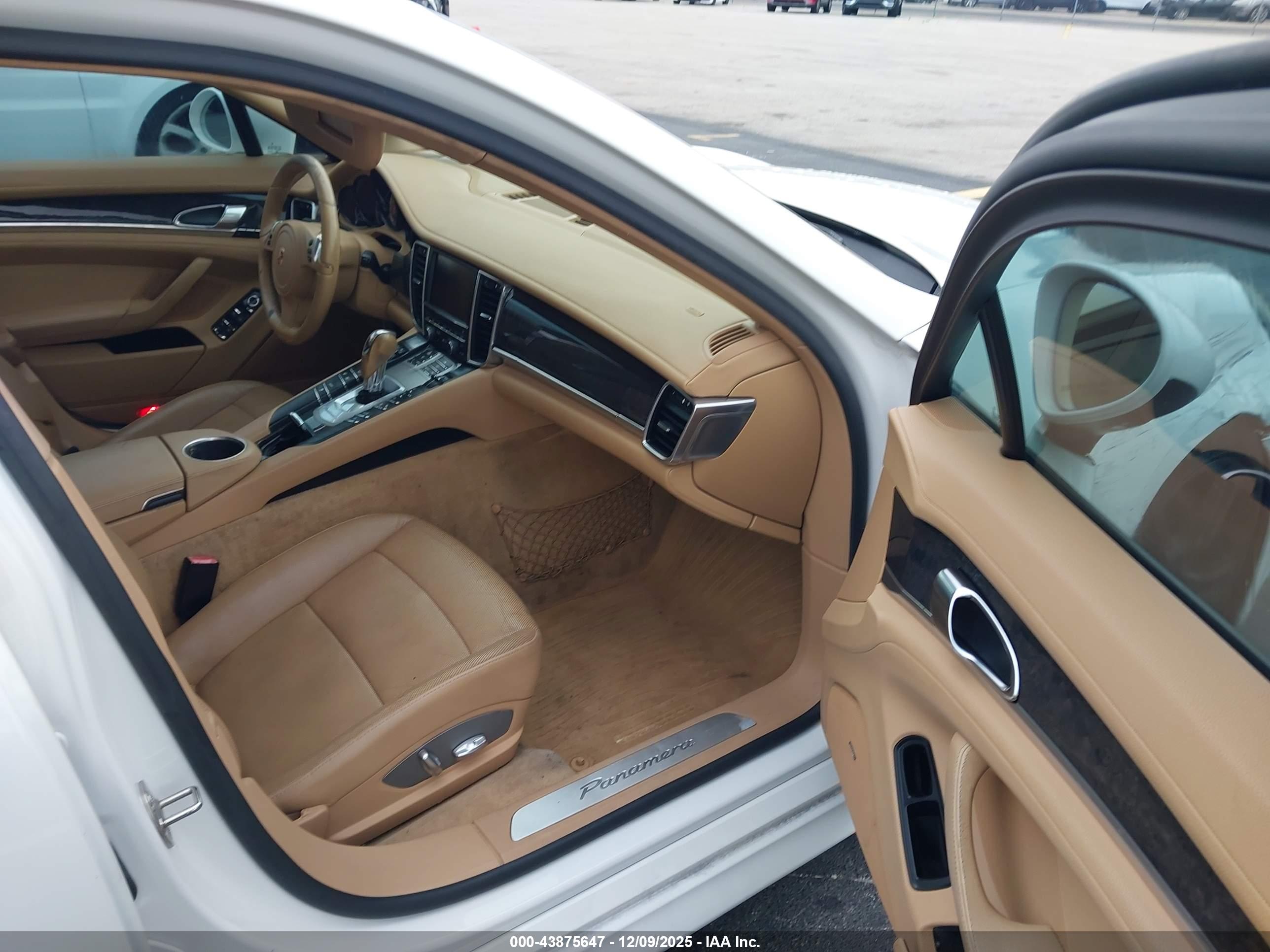 PORSCHE PANAMERA image 5