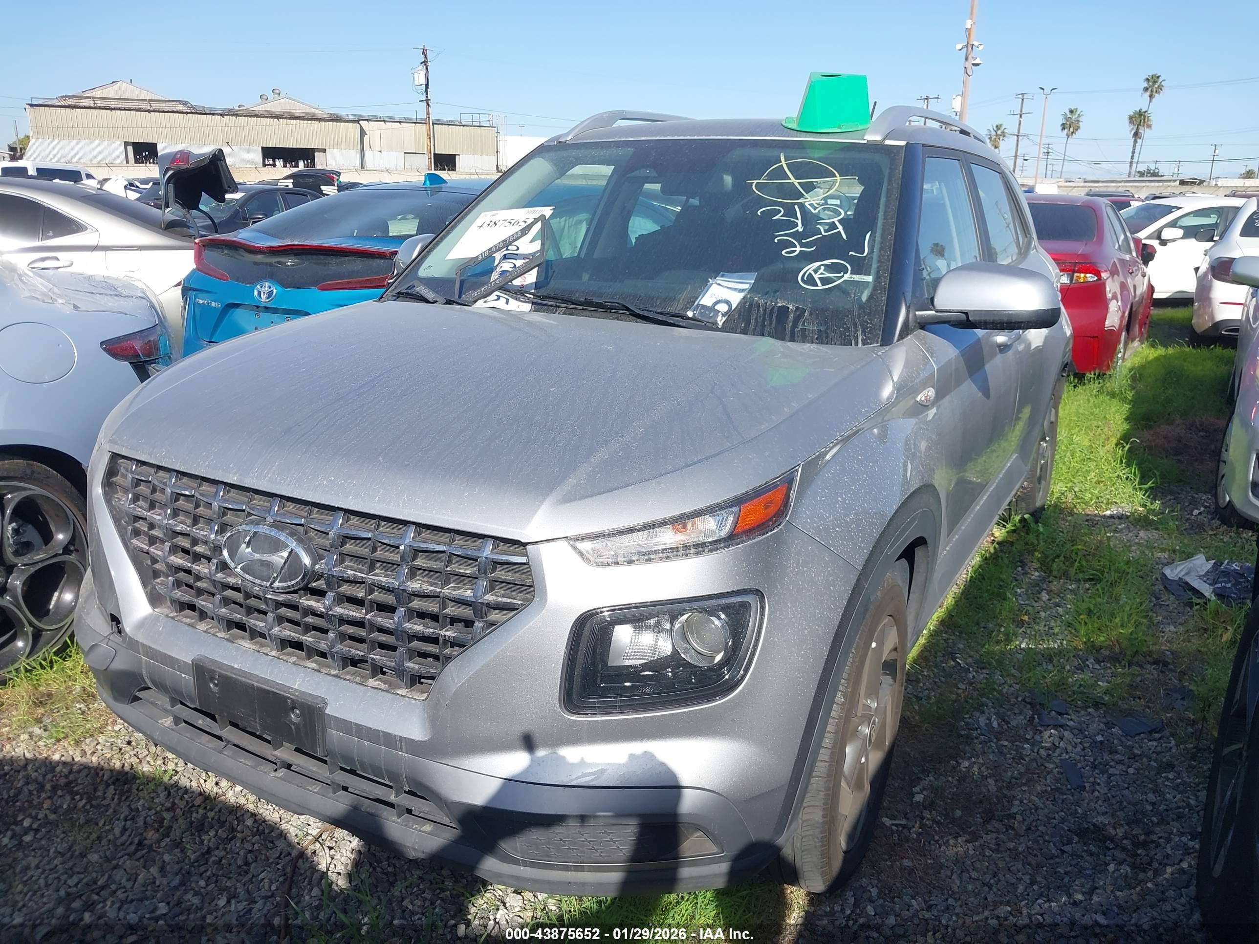 HYUNDAI VENUE image 2