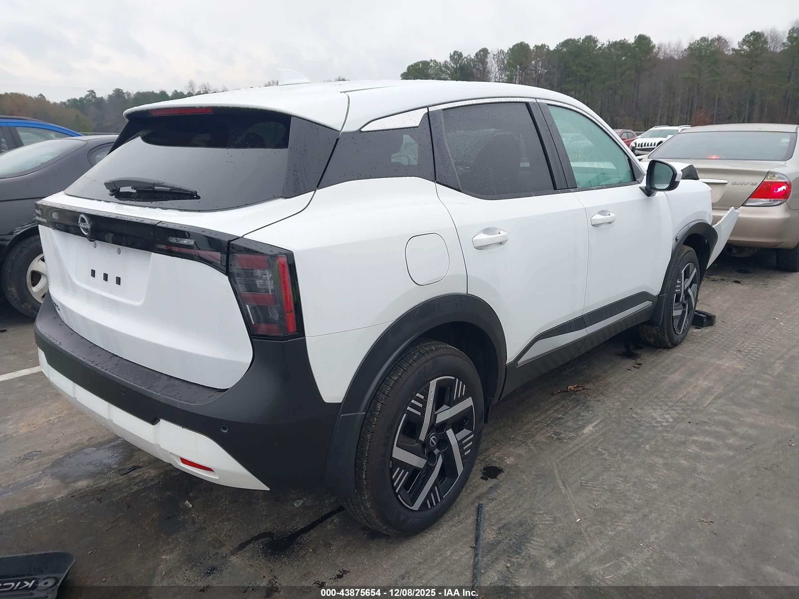 NISSAN KICKS image 4