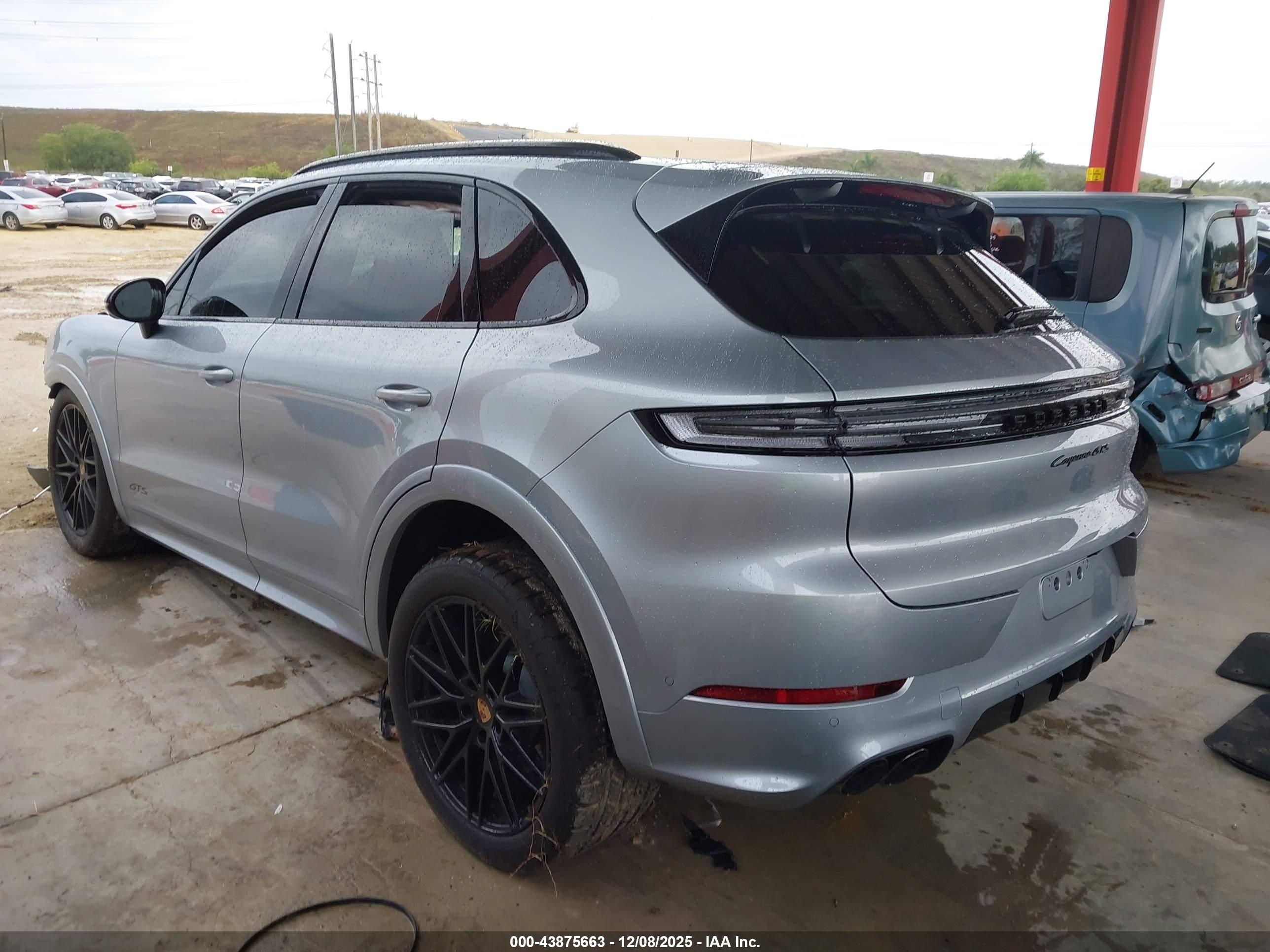 PORSCHE CAYENNE image 3