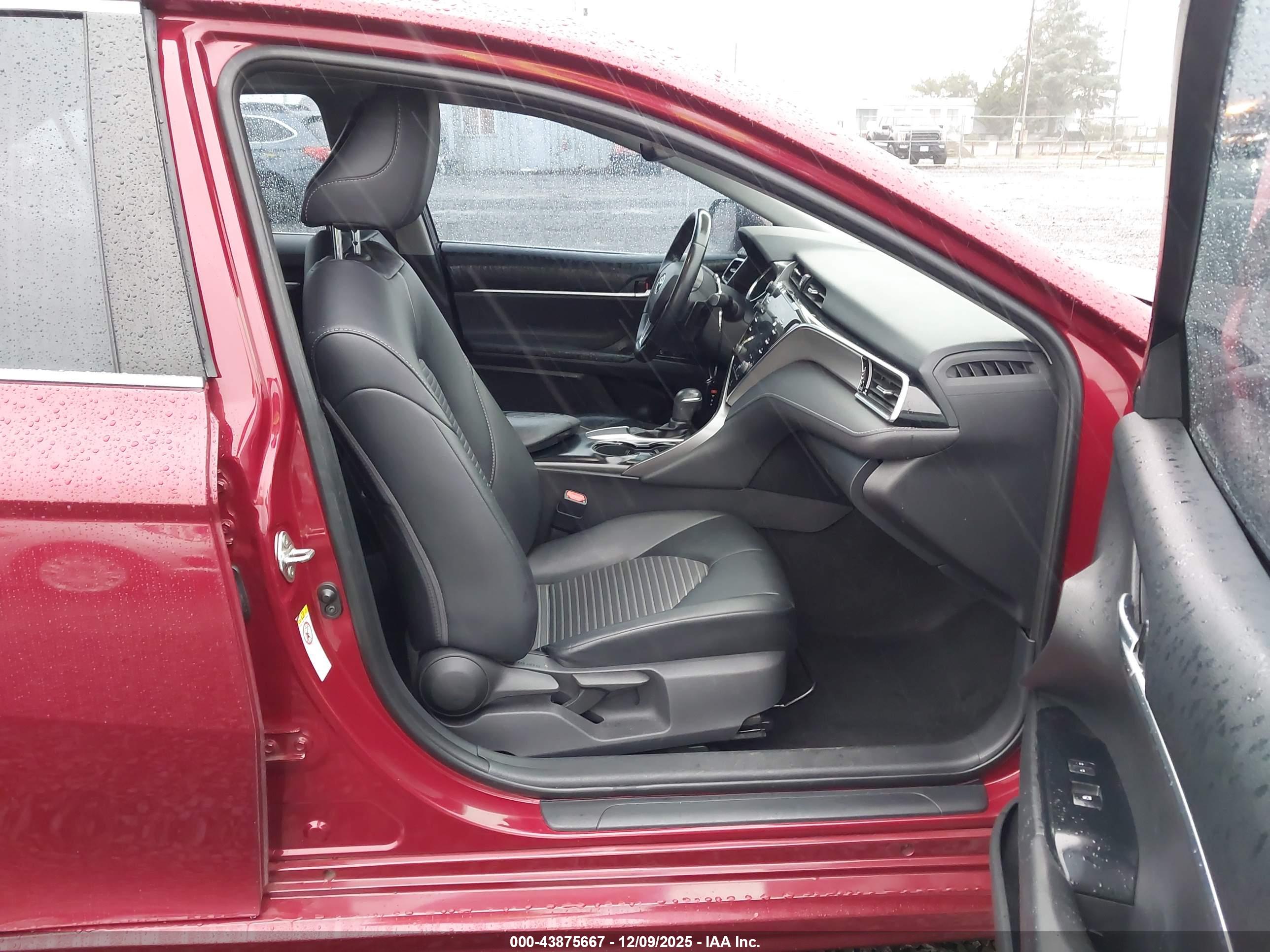 TOYOTA CAMRY image 5