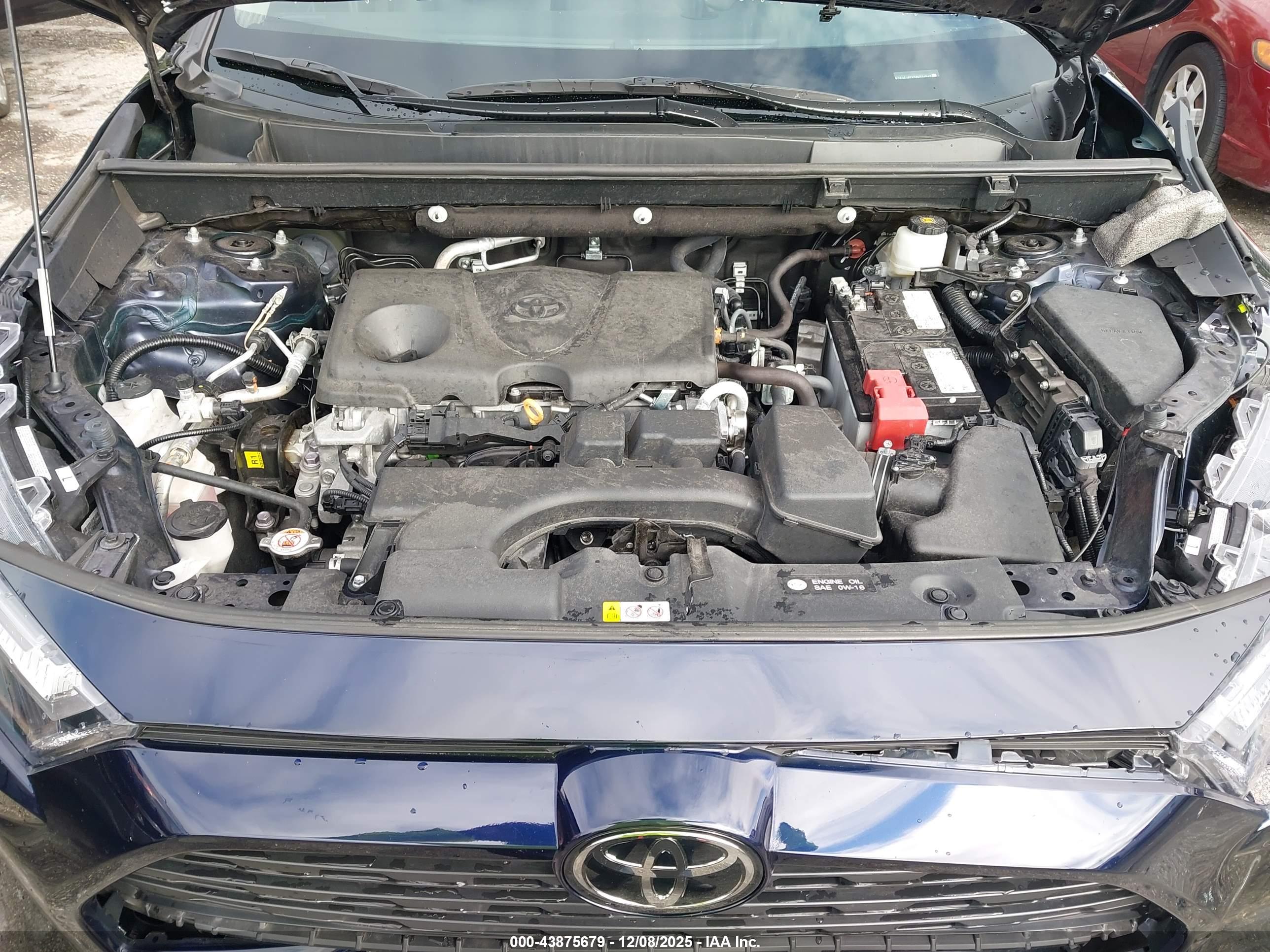 TOYOTA RAV4 image 10