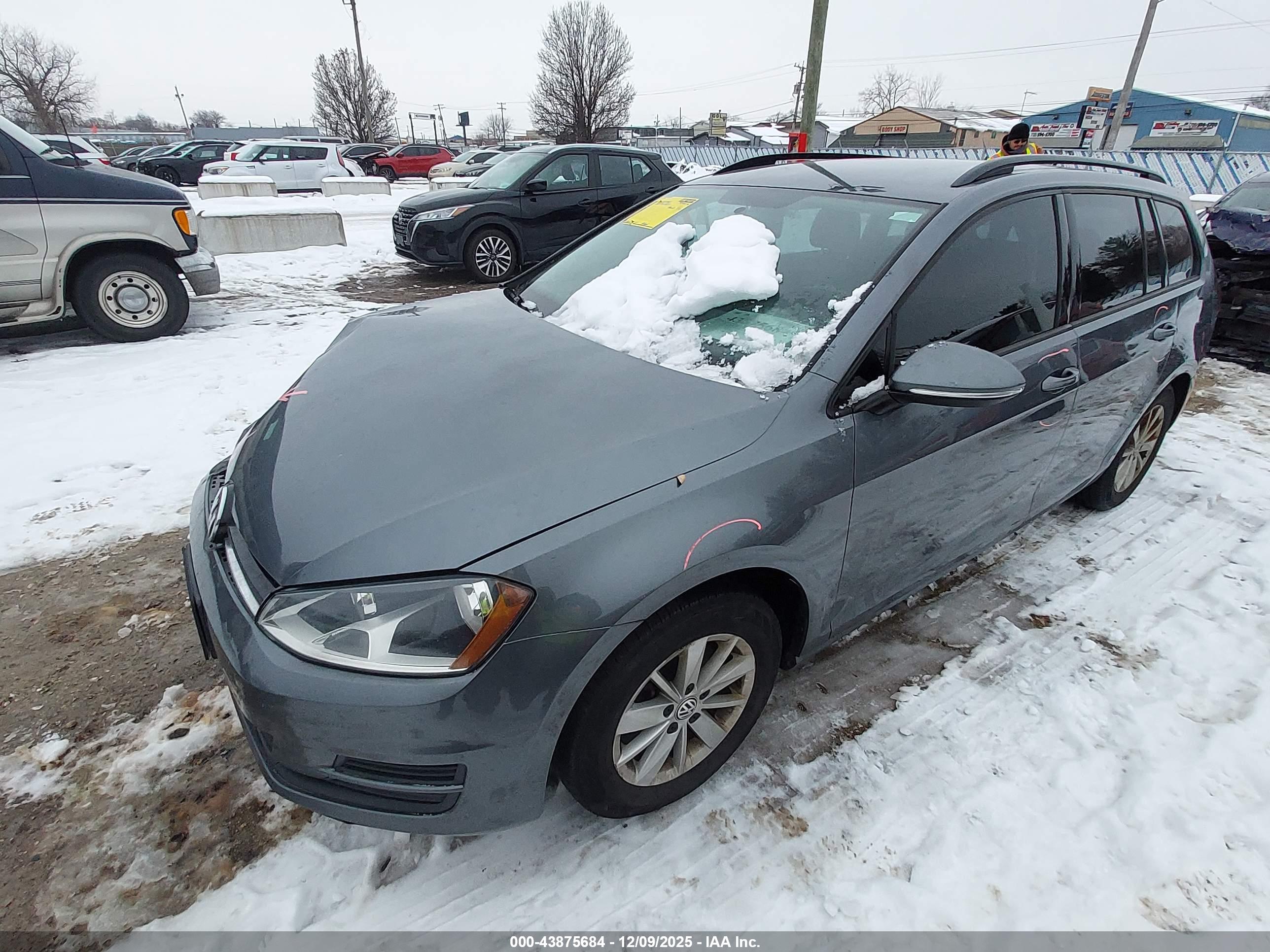 VOLKSWAGEN GOLF image 2