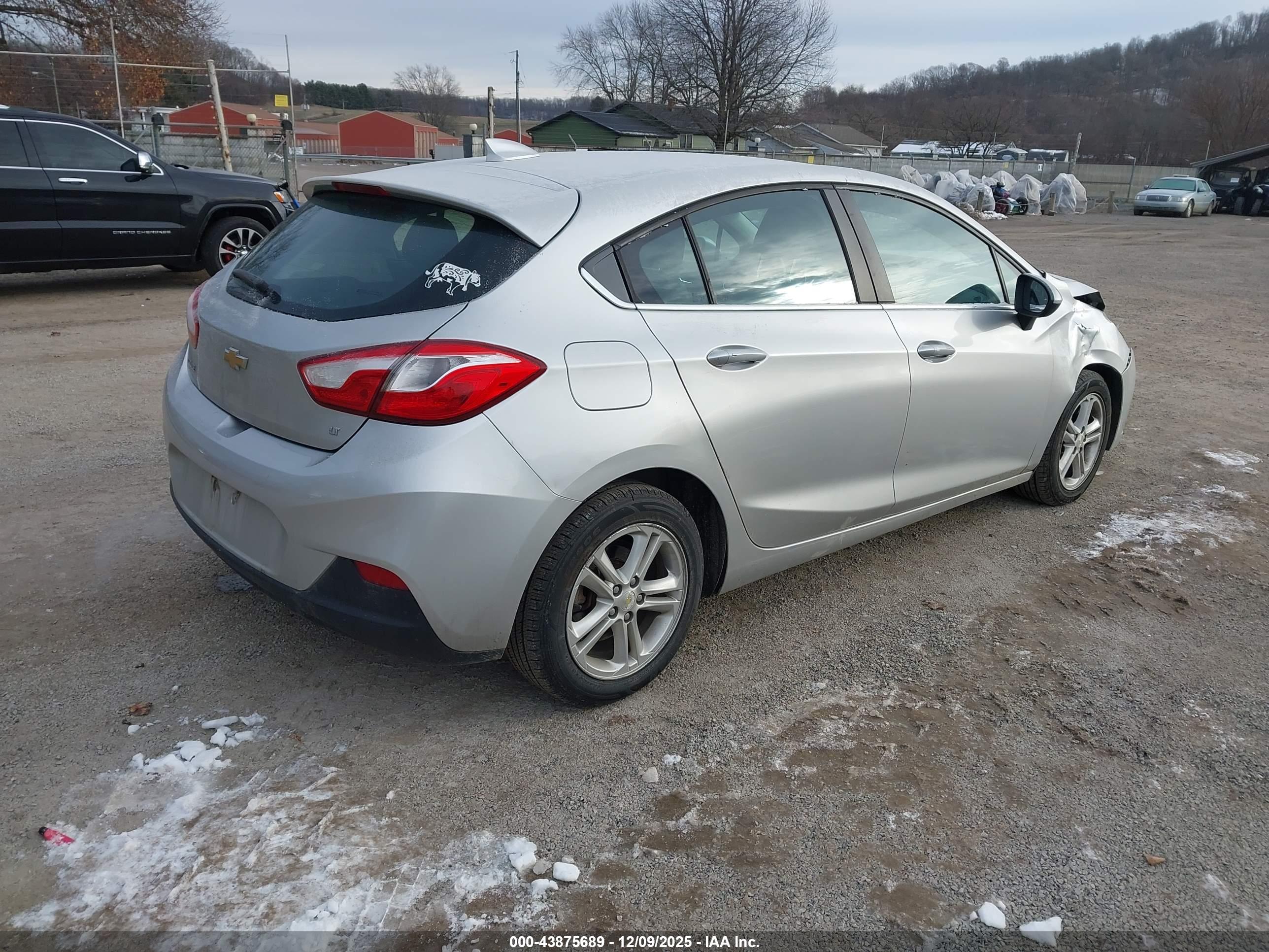 CHEVROLET CRUZE image 4