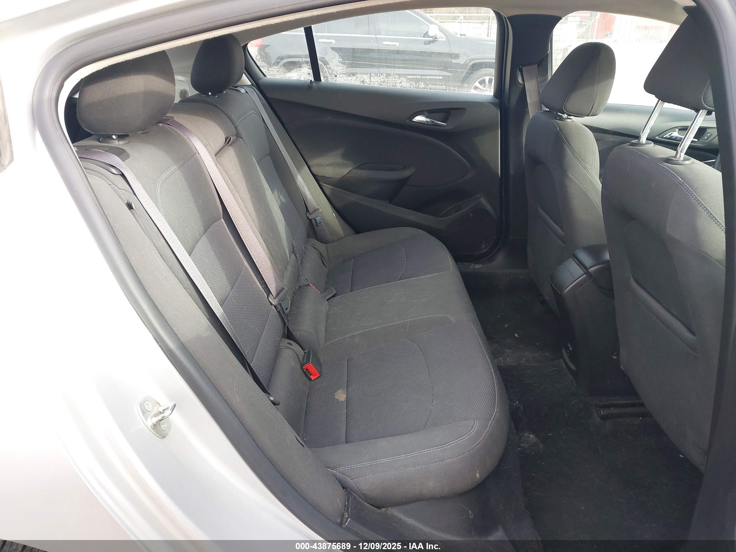 CHEVROLET CRUZE image 8