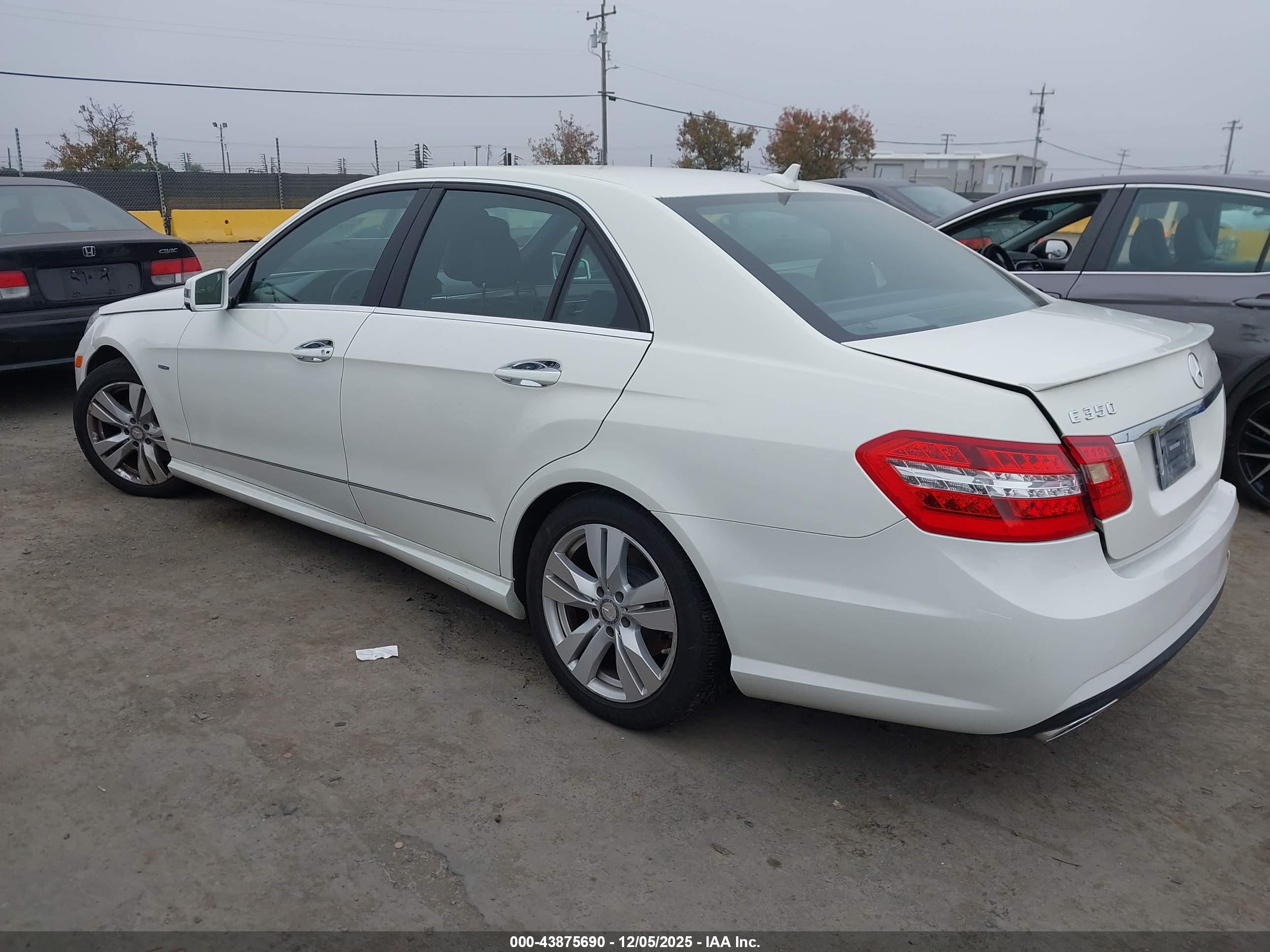 MERCEDES-BENZ E image 3