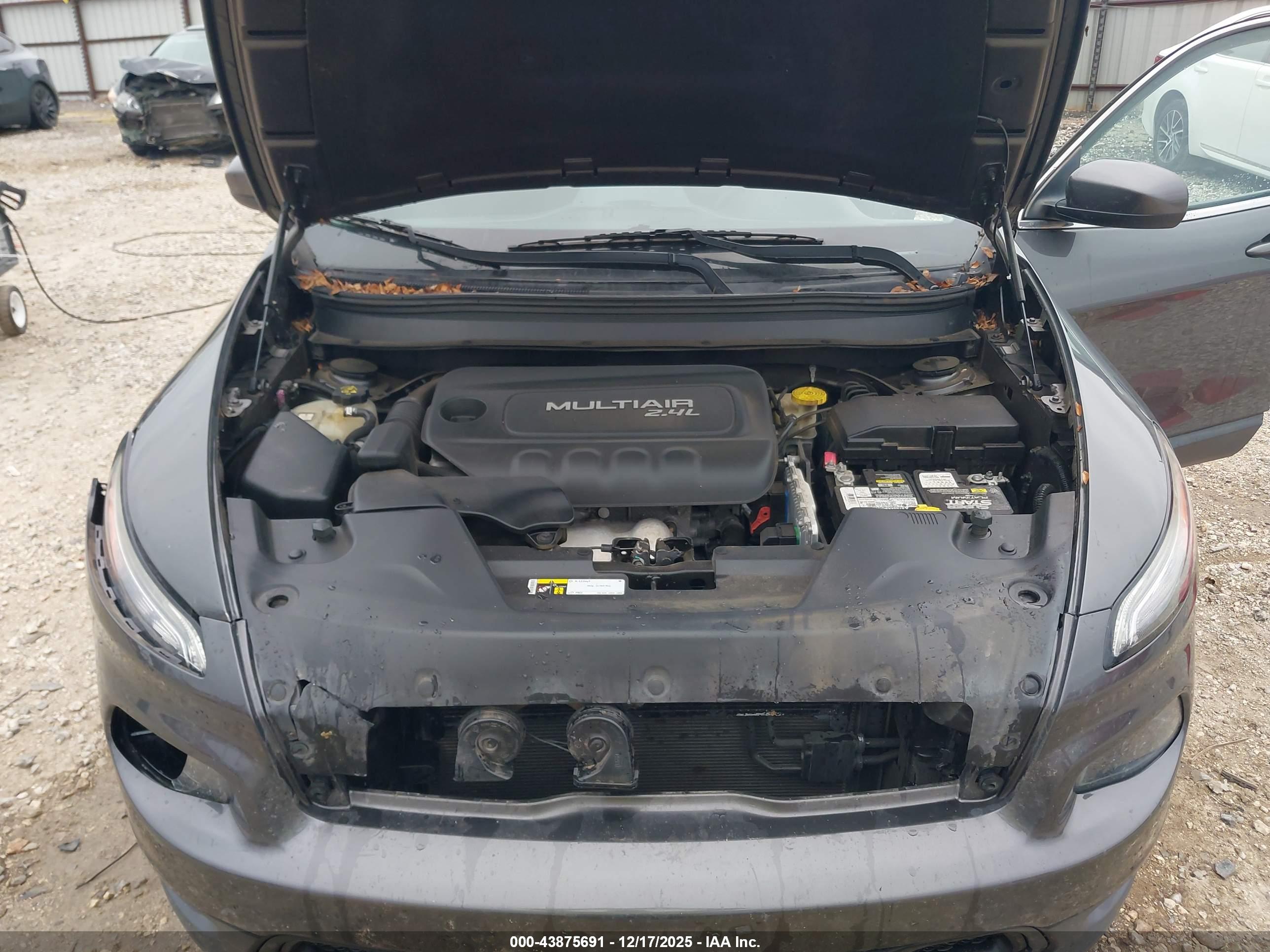 JEEP CHEROKEE image 10