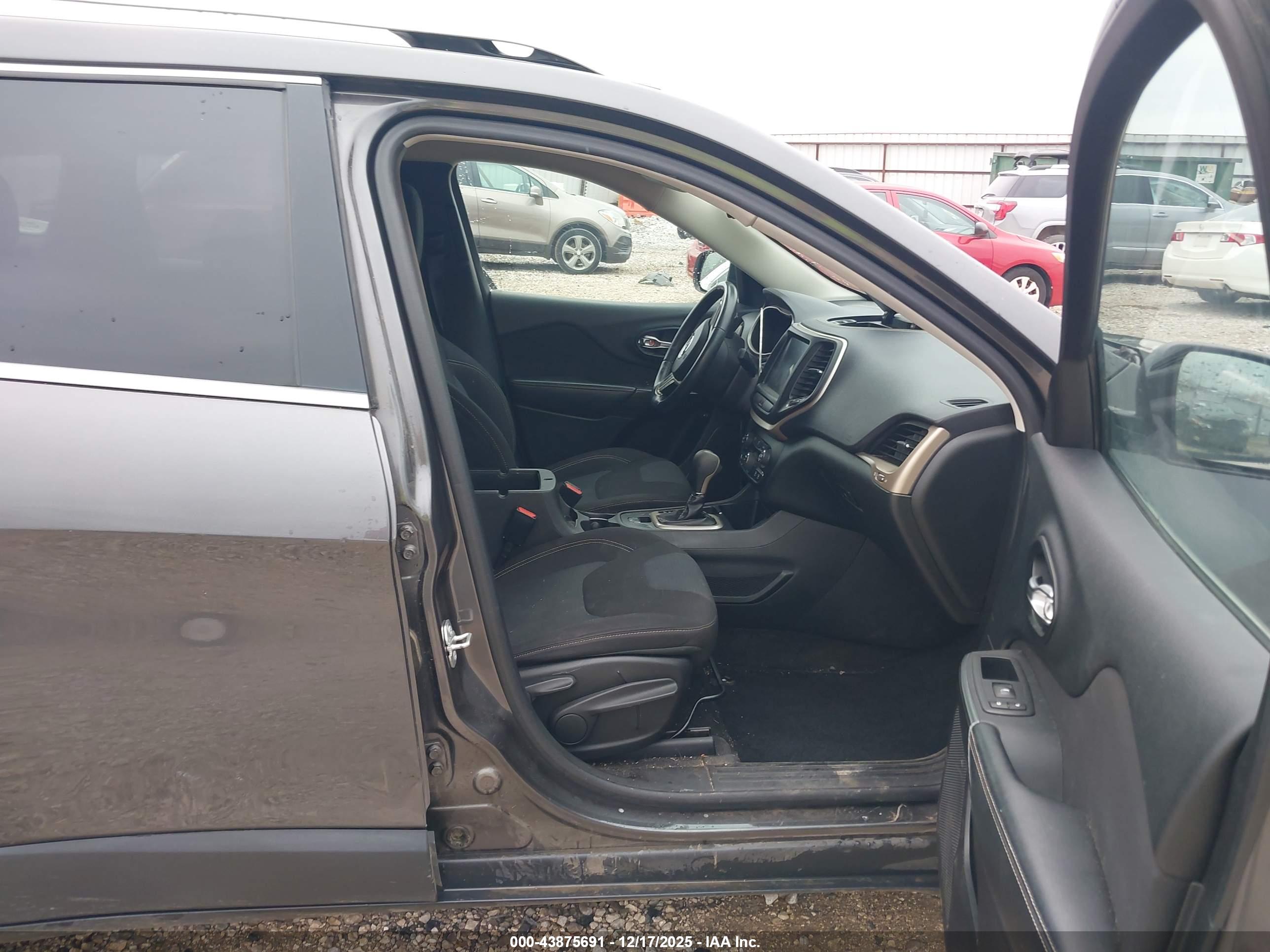 JEEP CHEROKEE image 5