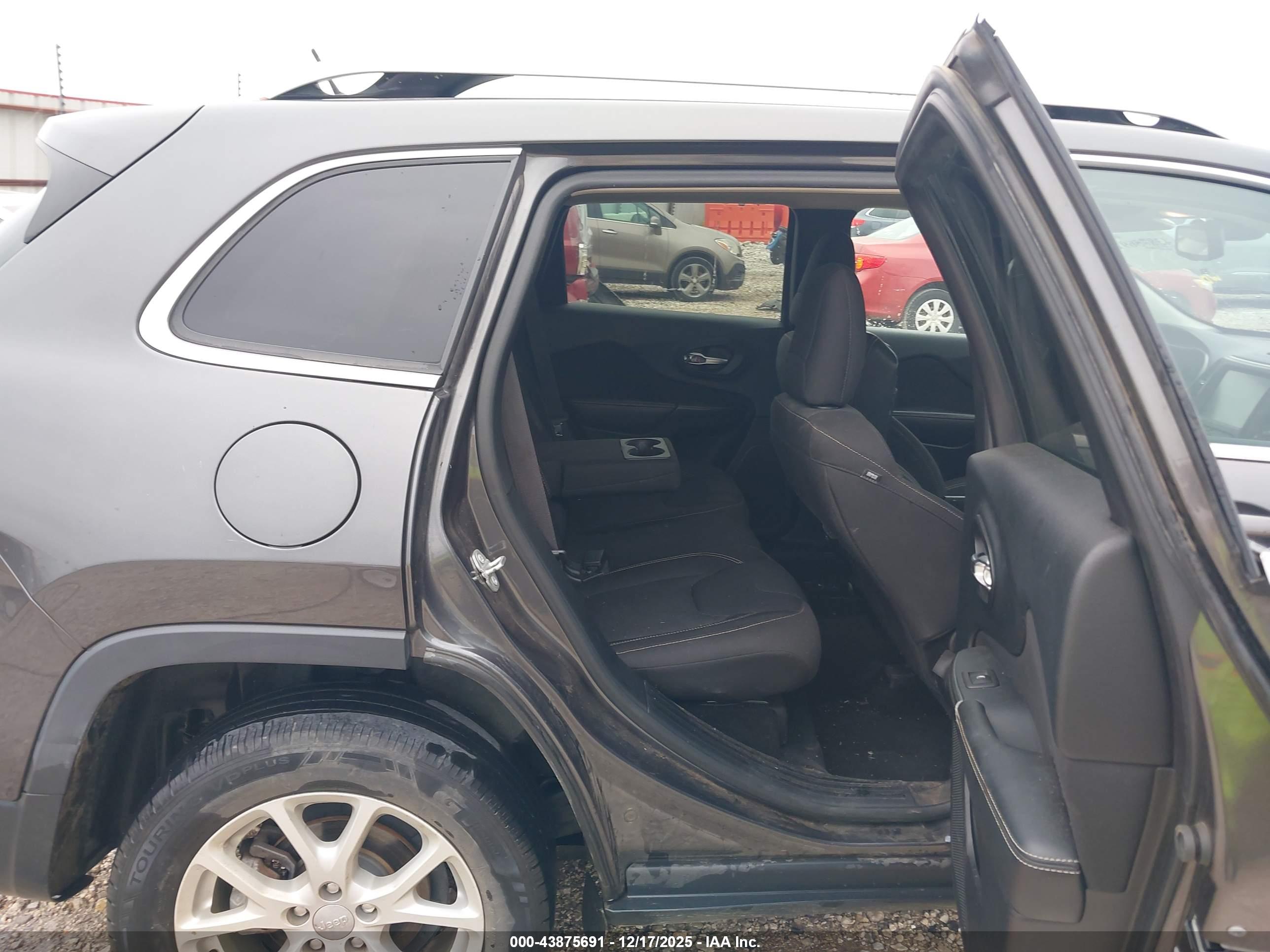 JEEP CHEROKEE image 8